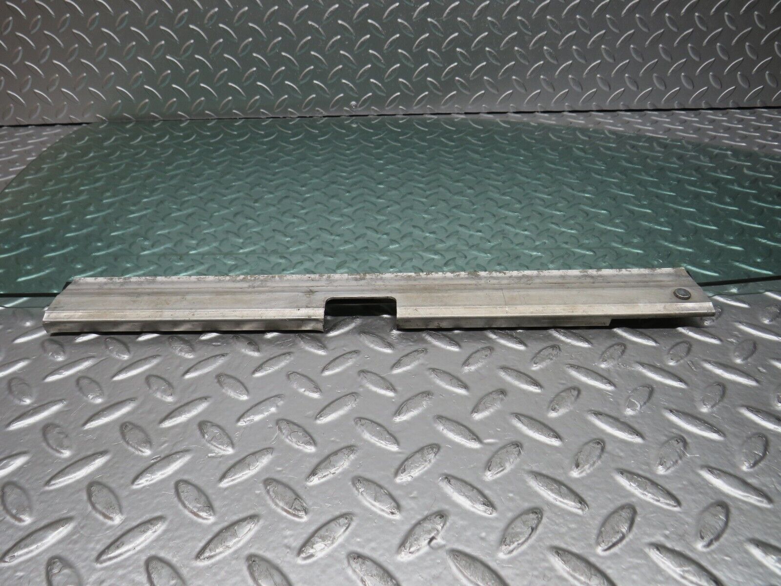 31474 Mercedes-Benz S124 220TE Wagon Front Right Door Window Glass