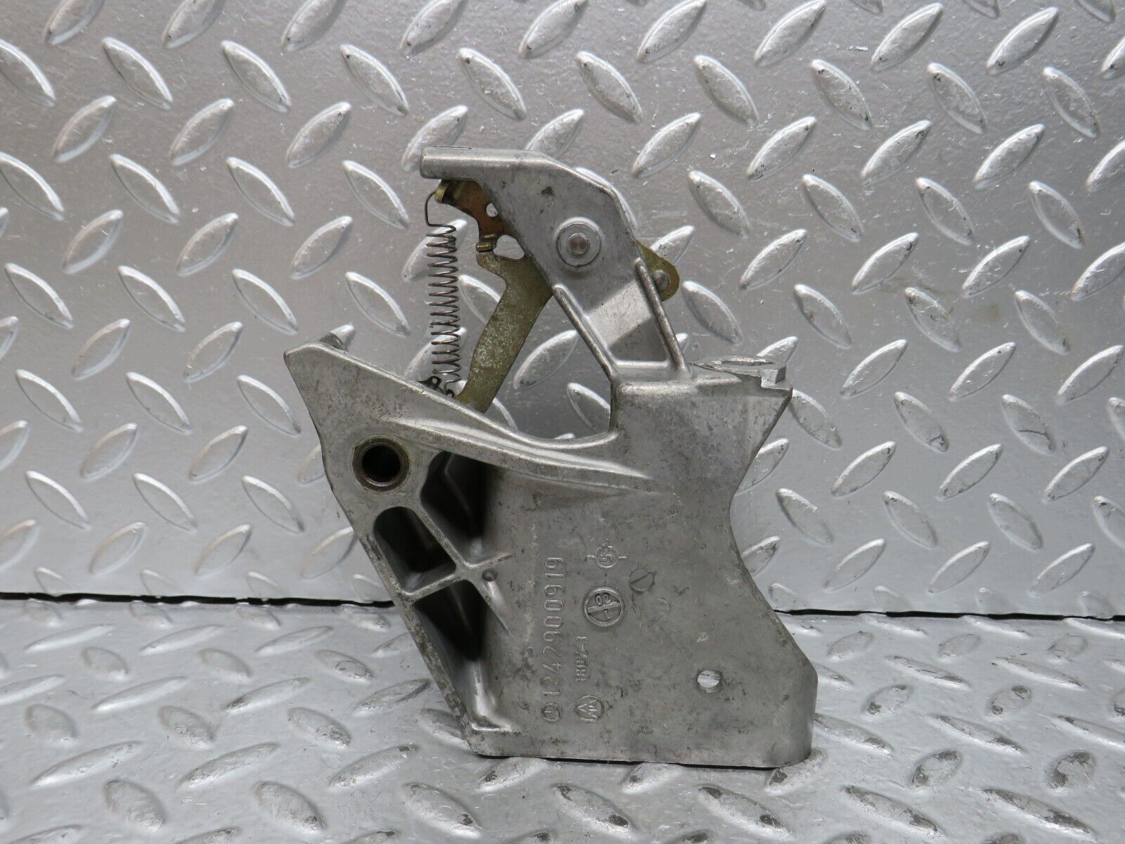 29030 Mercedes-Benz C124 320CE Coupe Brake Pedal Bracket 1242900919