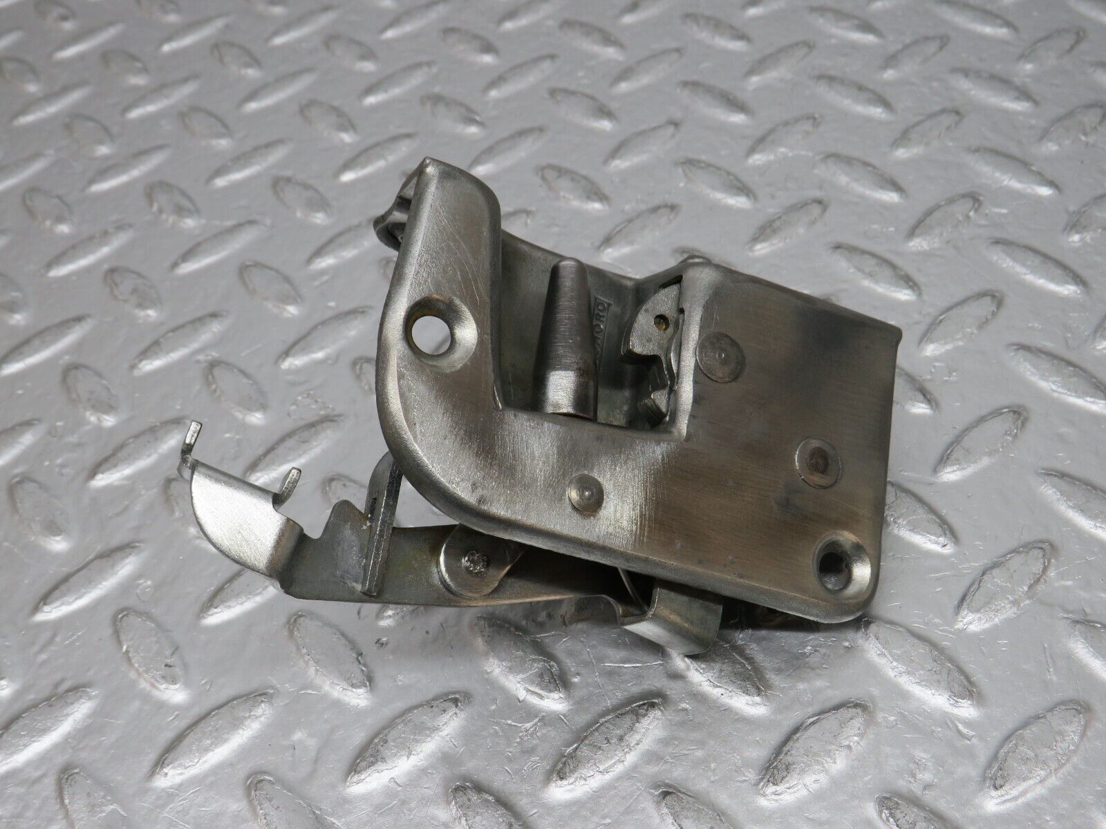 0729 Mercedes-Benz C107 350SLC Coupe Door Lock Mechanism Left Side