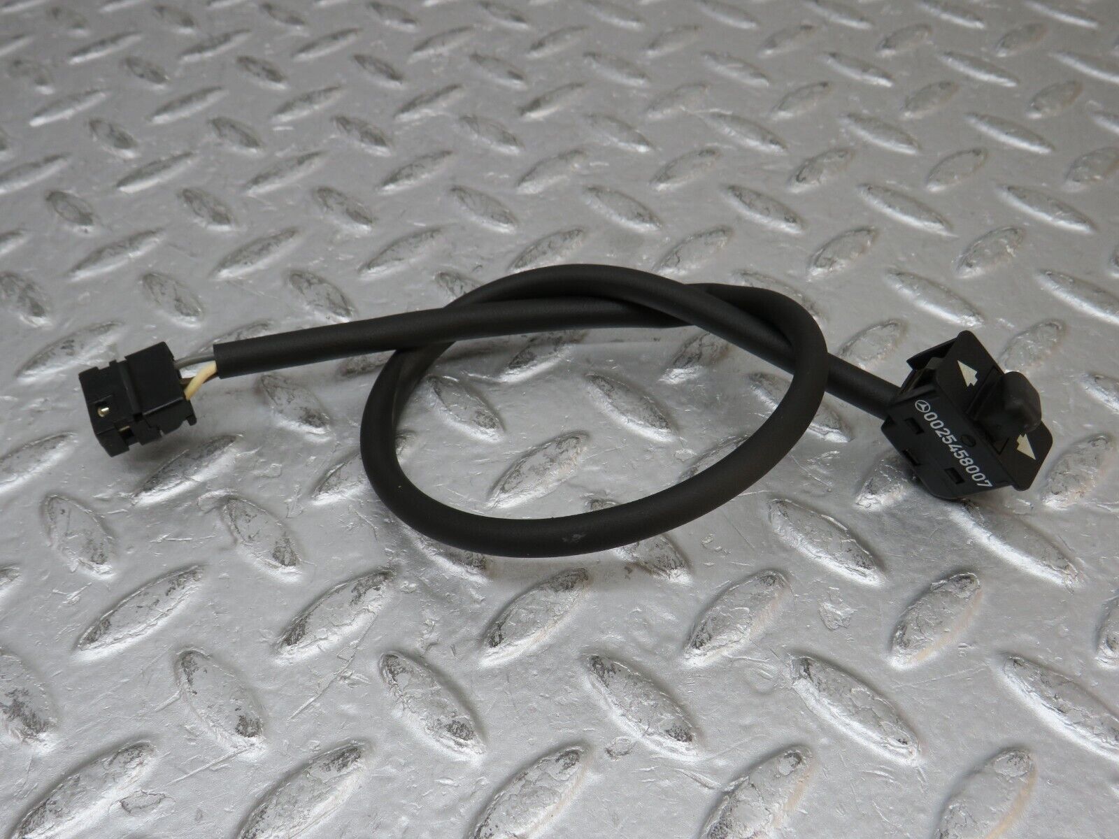 37978 Mercedes-Benz A124 320E Cabriolet Steering Column Adjustment Switch 0025458007