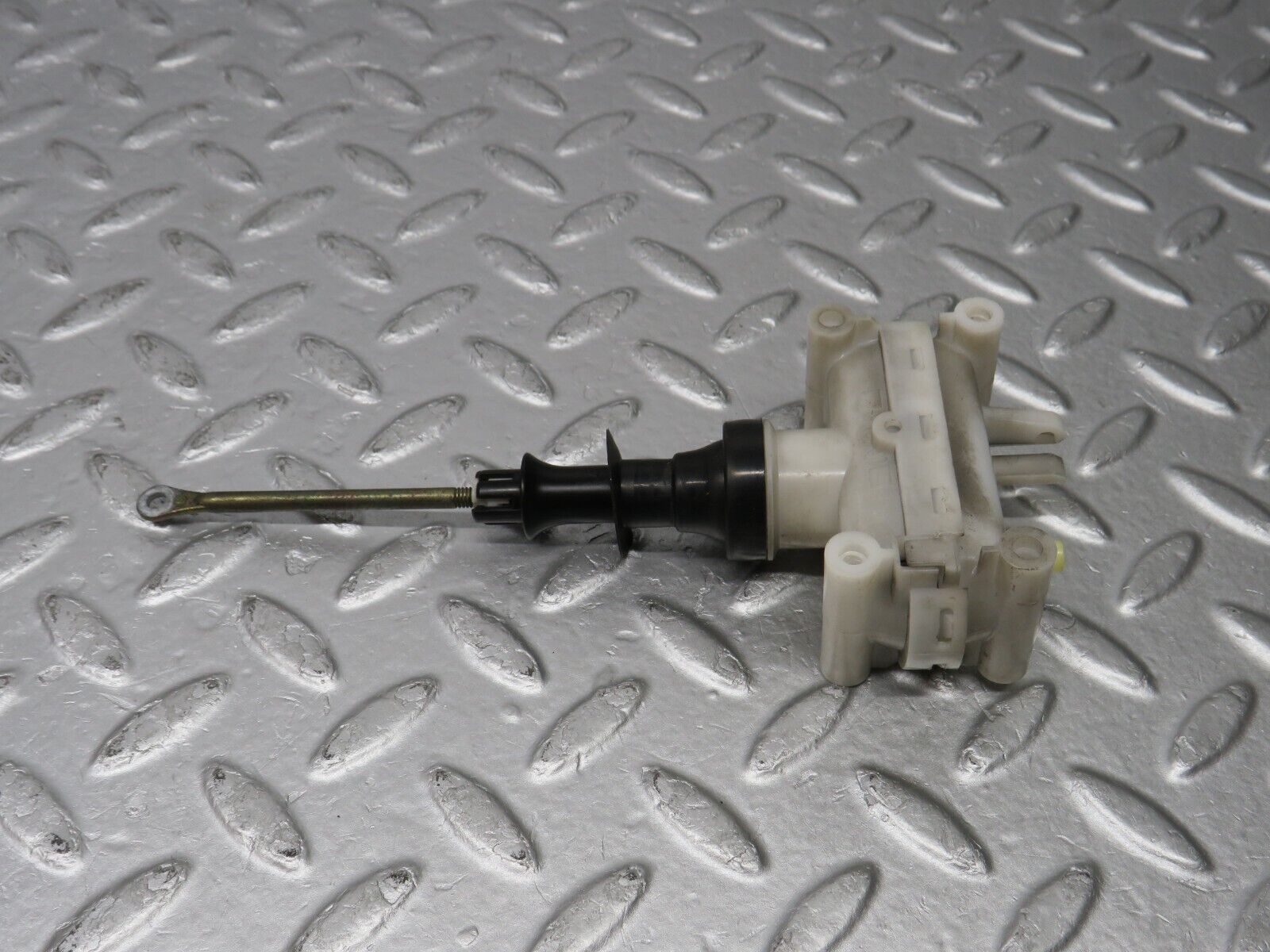 38909 Mercedes-Benz W201 190E 2.6L Rear Left Door Lock Vacuum Actuator