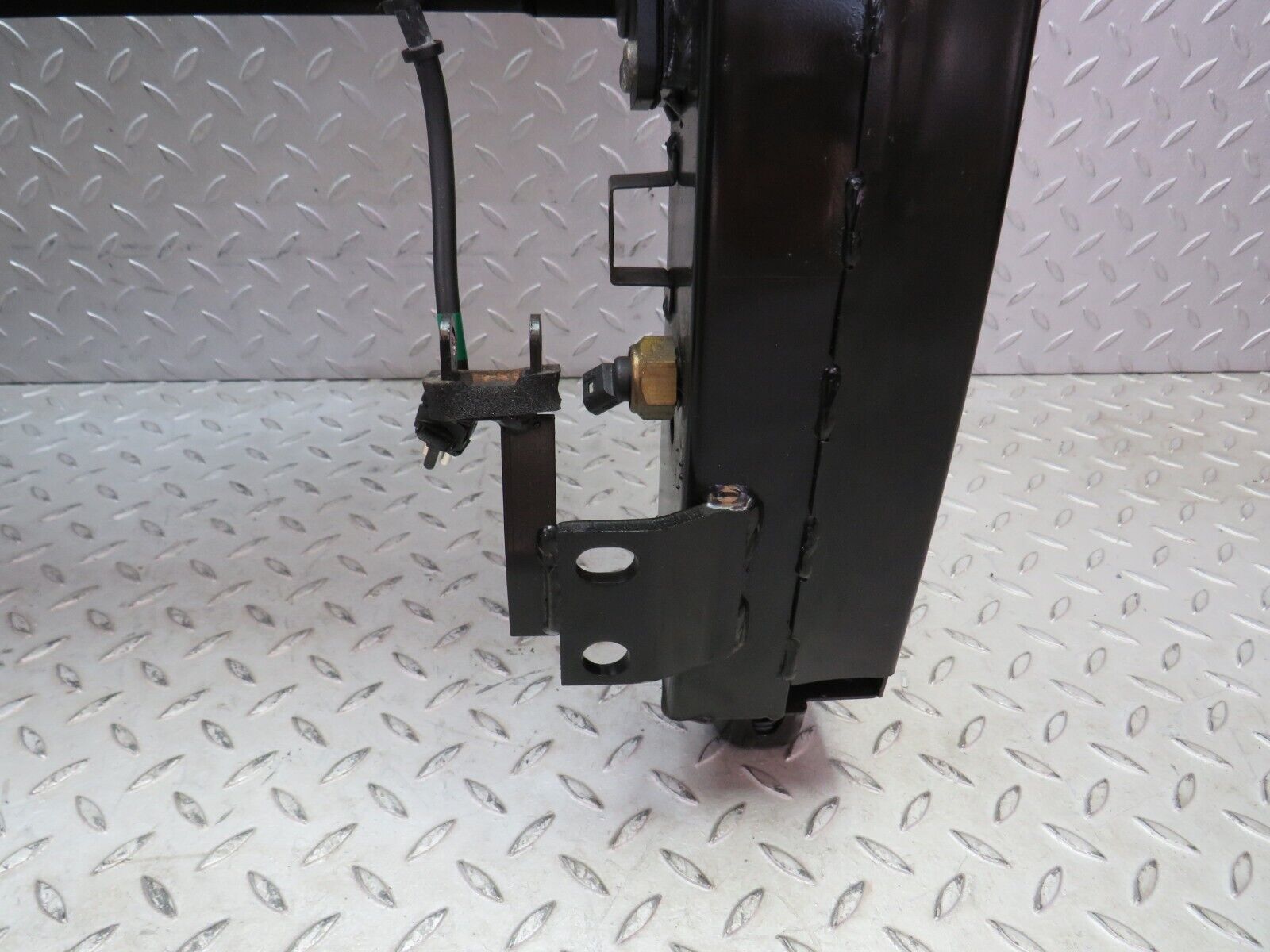 38181 Mercedes-Benz A124 320E Cabriolet Rear Headrest Complete Mechanism 1248600632 1248601032