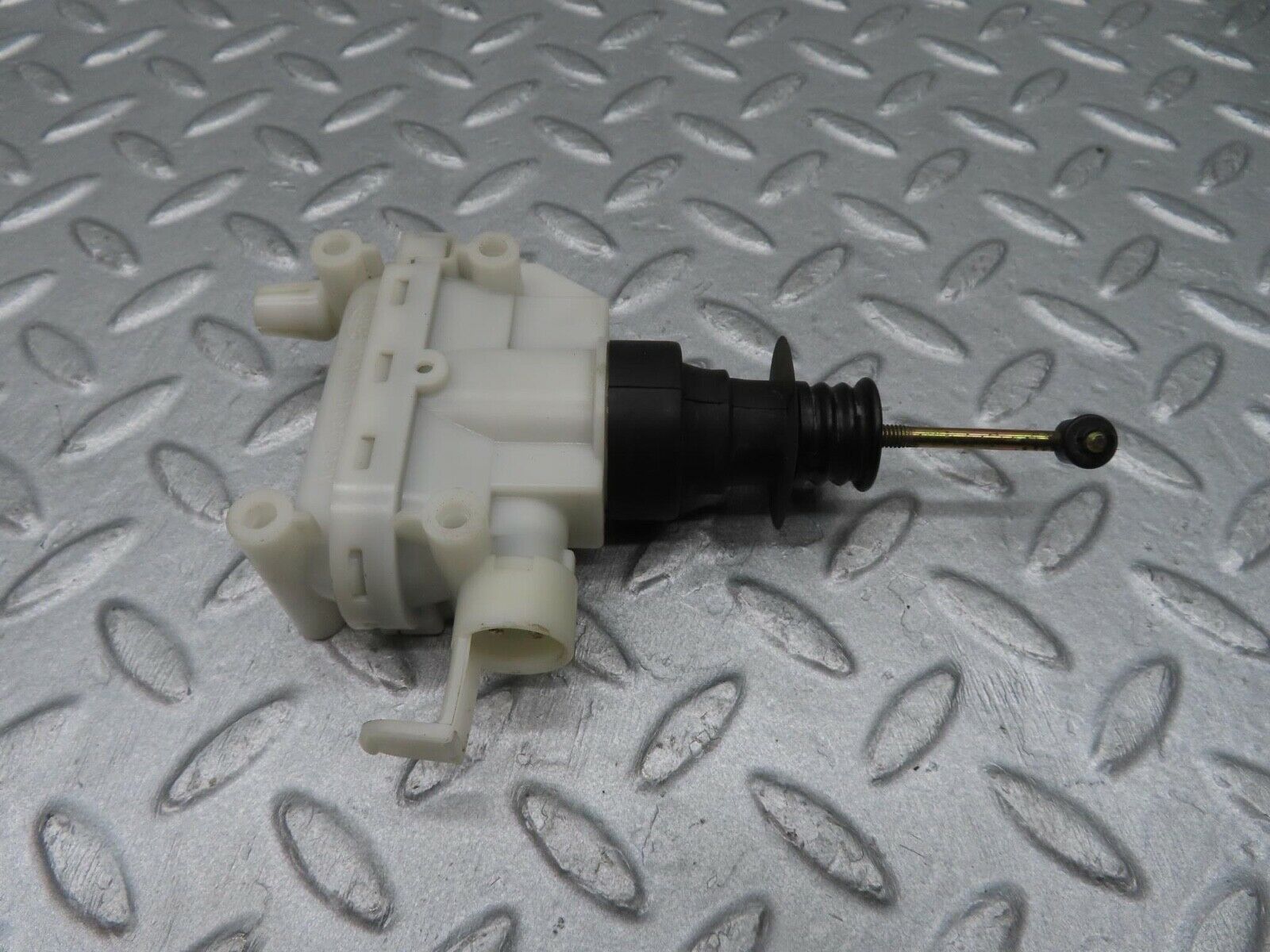 11993 Mercedes-Benz R129 300SL Coupe Door Lock Vacuum Actuator Right
