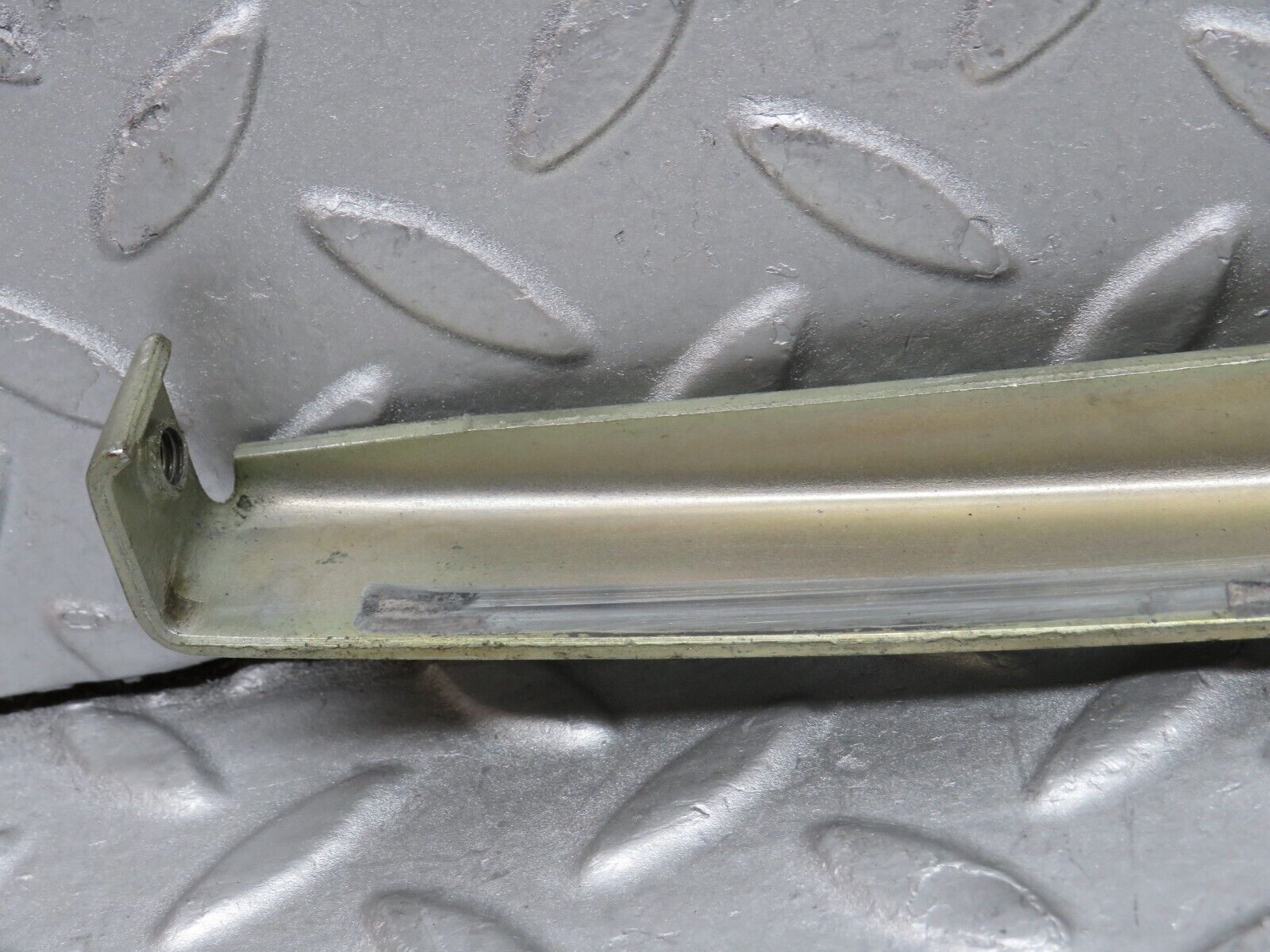 37799 Mercedes-Benz A124 320E Cabriolet Front Right Window Channel