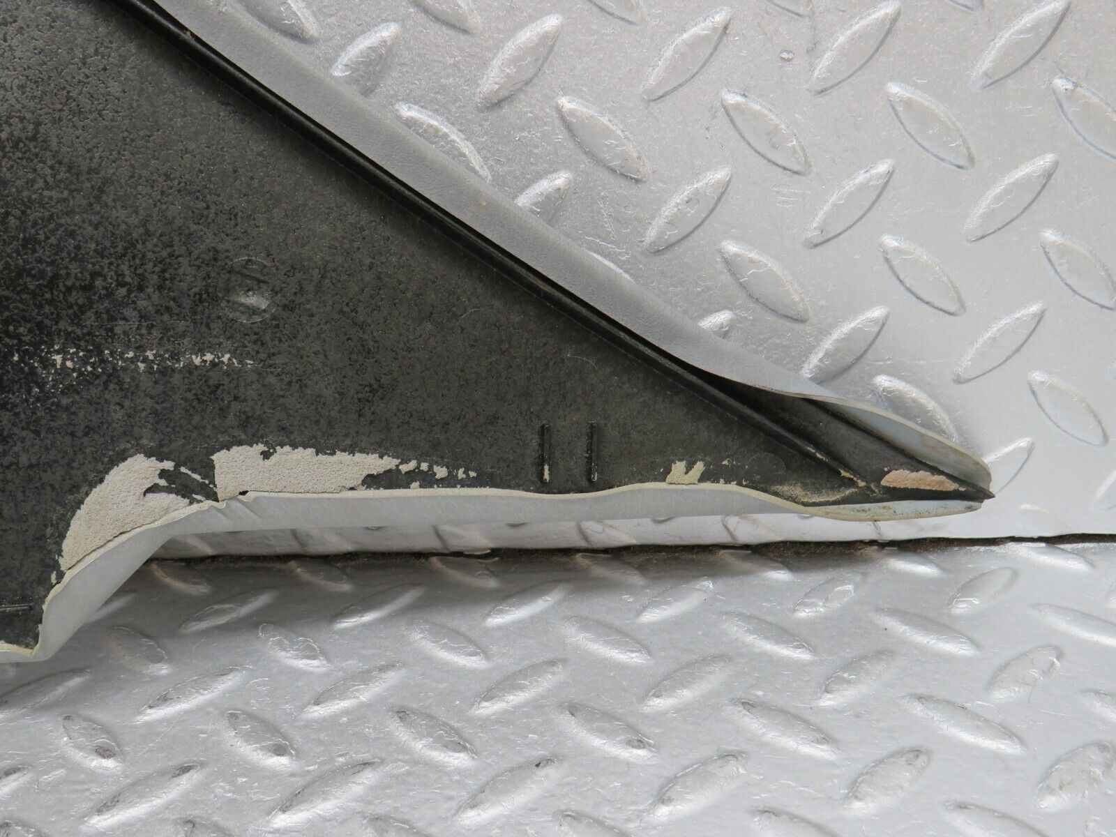 35961 Mercedes-Benz W126 420SE C Pillar Cover Panel Left Side Grey 1266950344