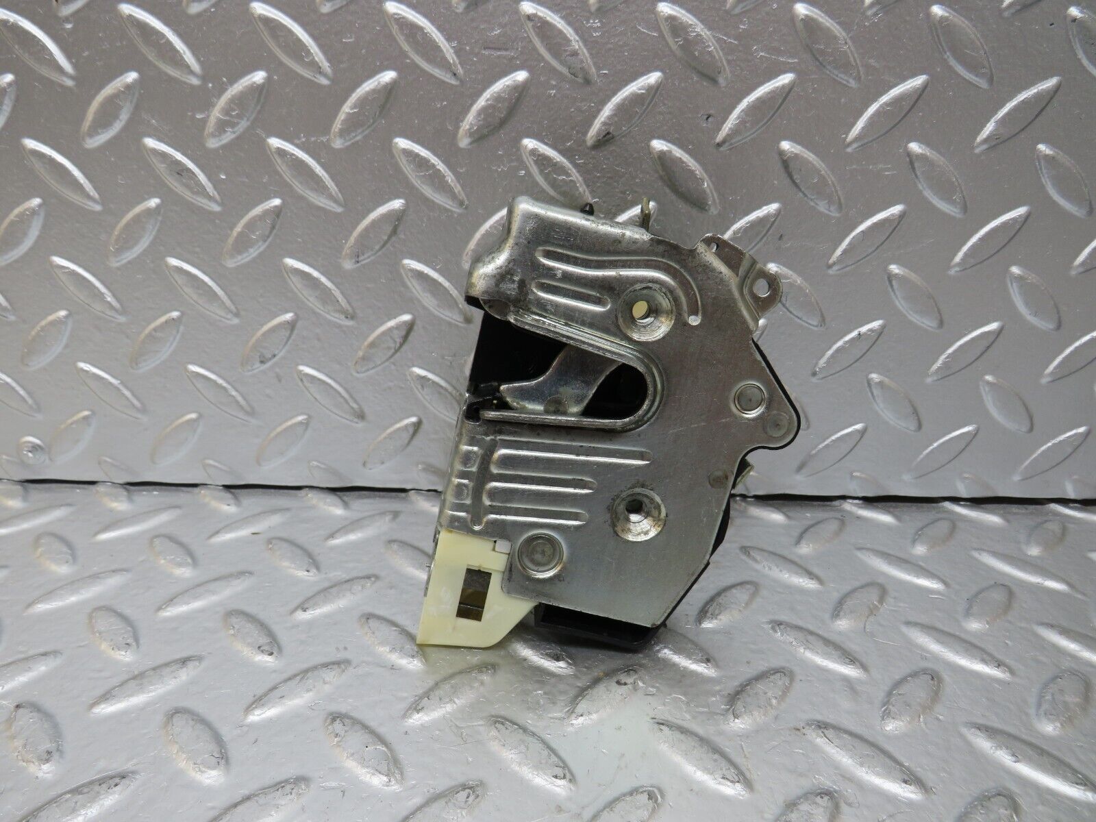 25679 Mercedes-Benz W124 280E Rear Left Door Lock Mechanism