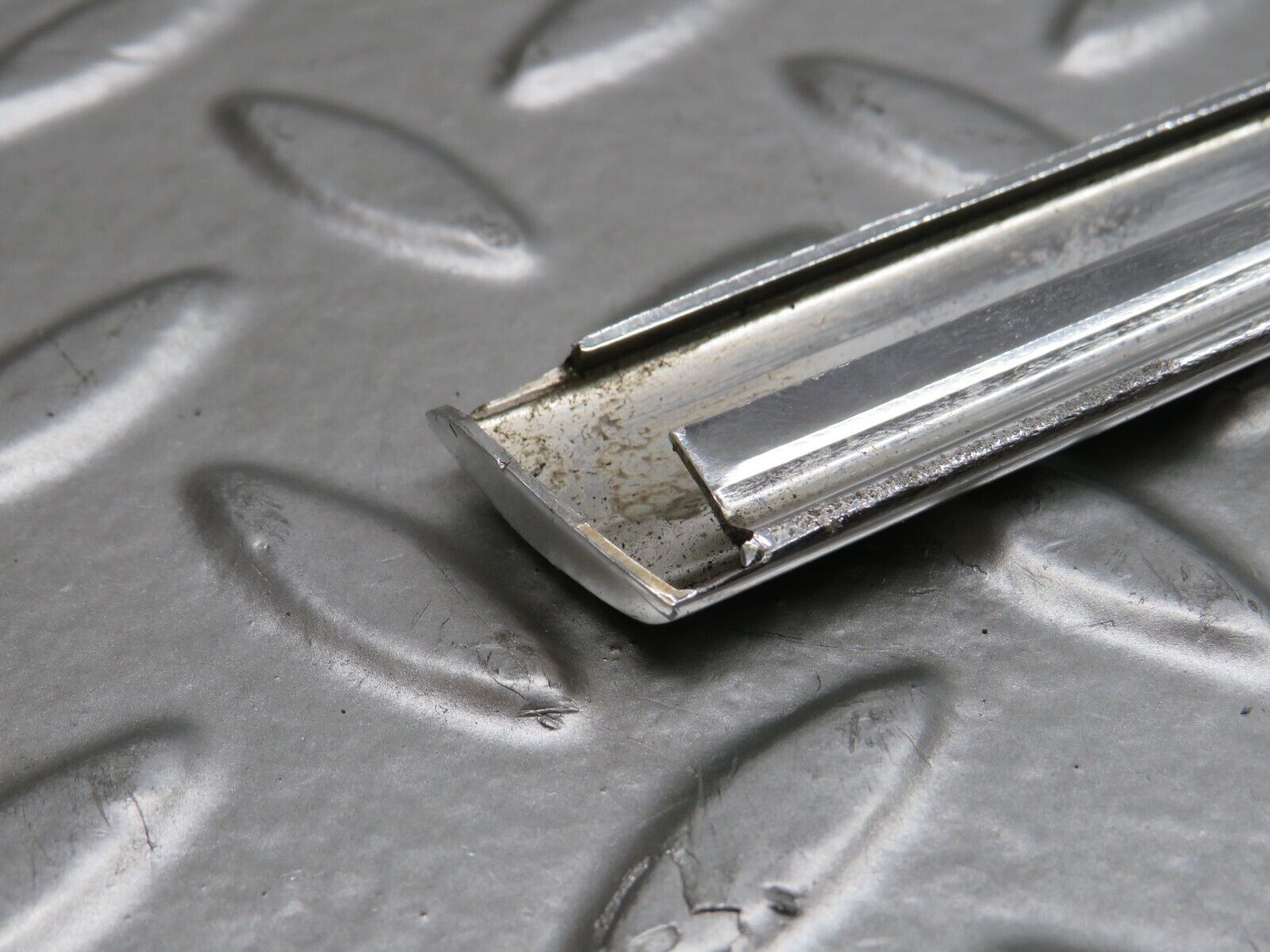 28526 Mercedes-Benz S123 240D Wagon Rear Right Chrome Moulding Trim