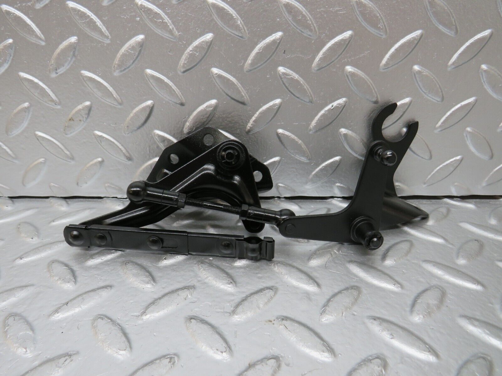 25556 Mercedes-Benz W123 200 Throttle Linkage