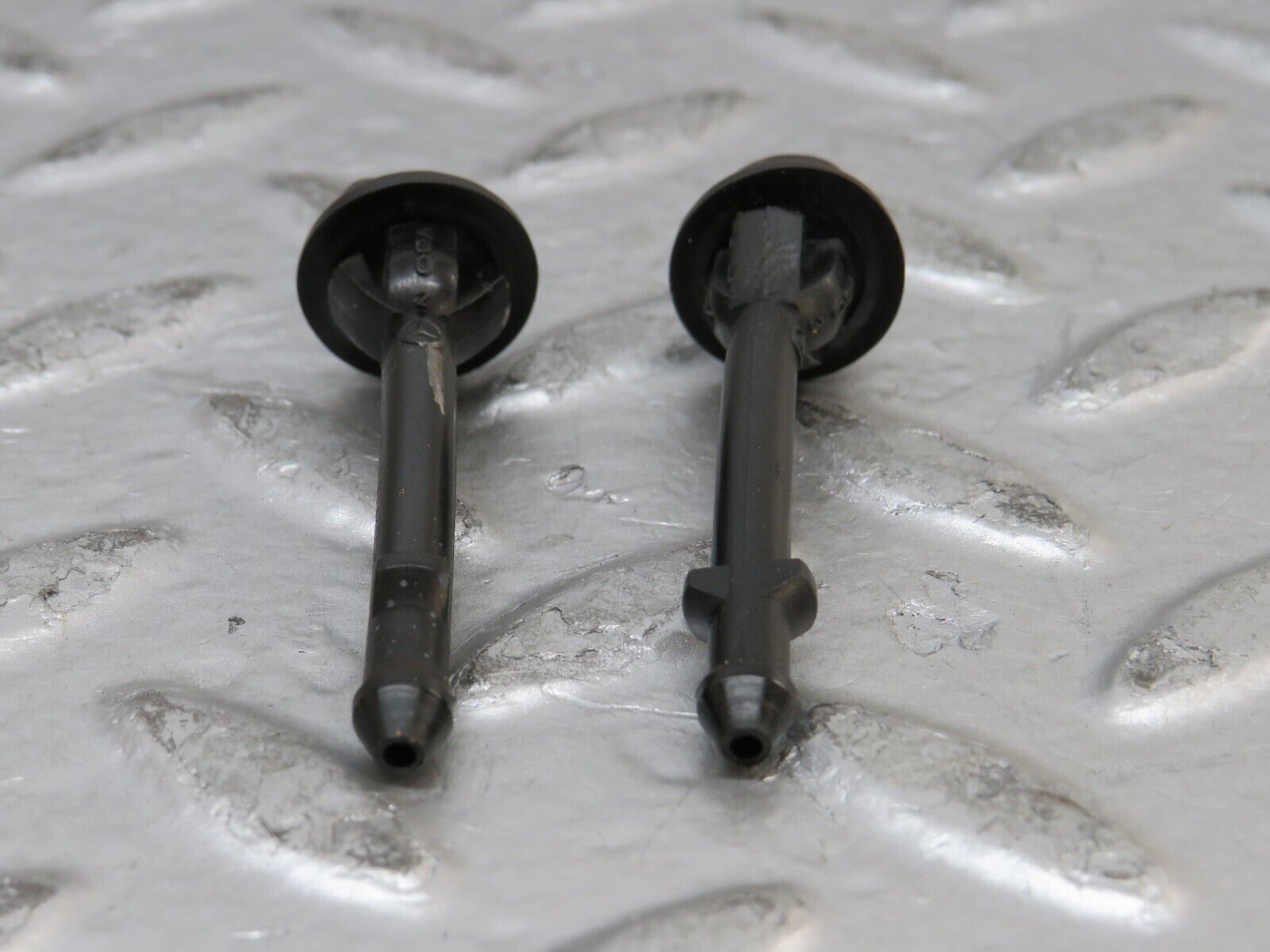 27057 Mercedes-Benz W123 280E Windscreen Washer Nozzle Pair