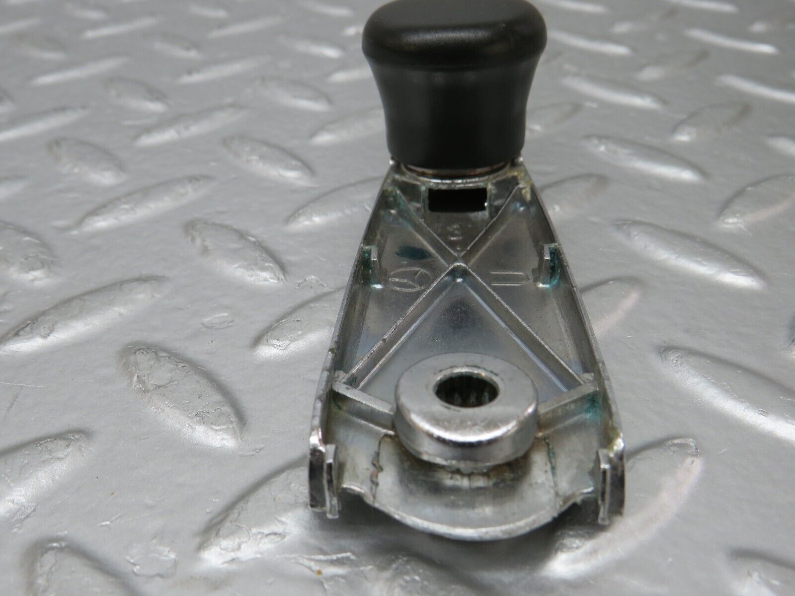 25541 Mercedes-Benz W123 200 Window Lifter Crank Handle