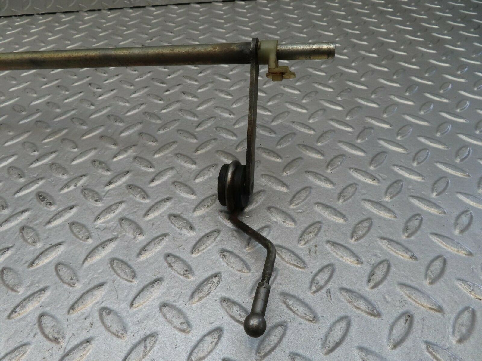 16597 Mercedes-Benz C107 380SLC Accelerator Pedal Linkage