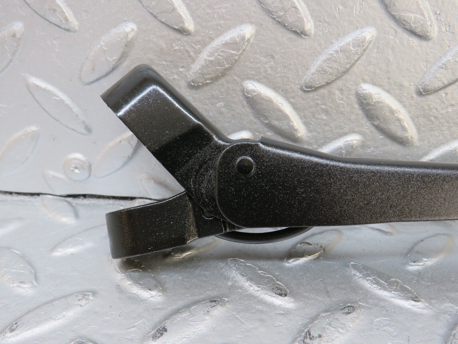 36166 Mercedes-Benz W126 420SE Windscreen Wiper Arm Right Side