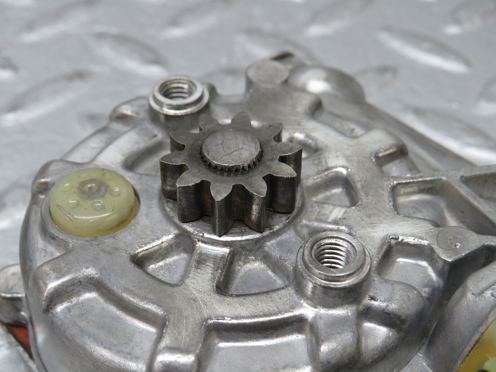 36155 Mercedes-Benz W126 420SE Rear Left Window Regulator Motor 0130821037