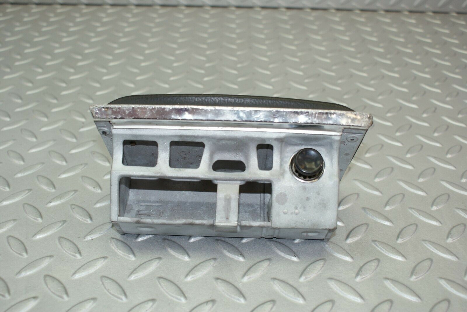 3200 Mercedes-Benz W115 220D Centre Console Ashtray