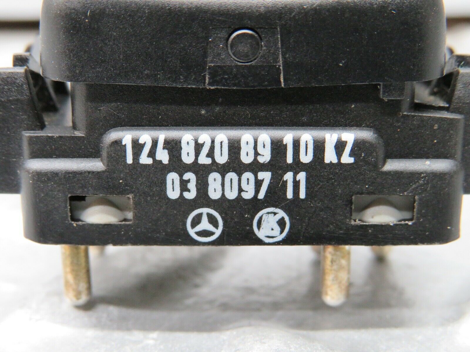 21882 Mercedes-Benz W124 Electric Window Switch Left Side 1248208910