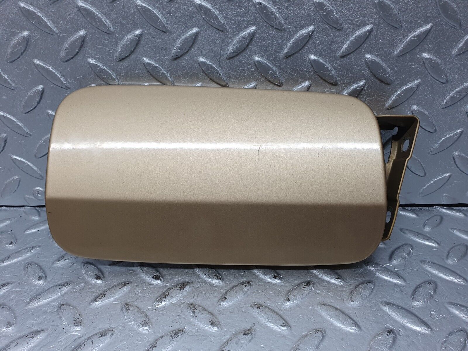 41473 Mercedes-Benz W124 200E Fuel Tank Flap Cap 1245841639