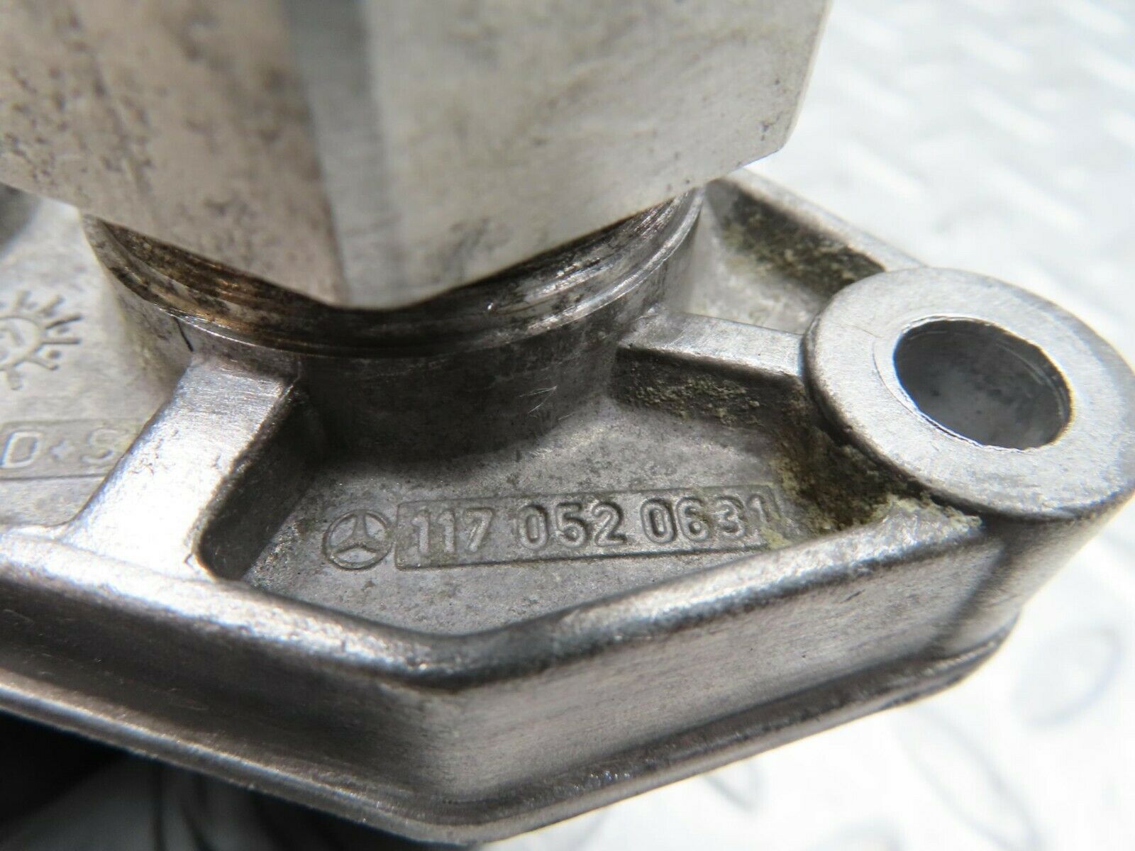 16626 Mercedes-Benz C107 380SLC Timing Chain Tensioner 1170520631