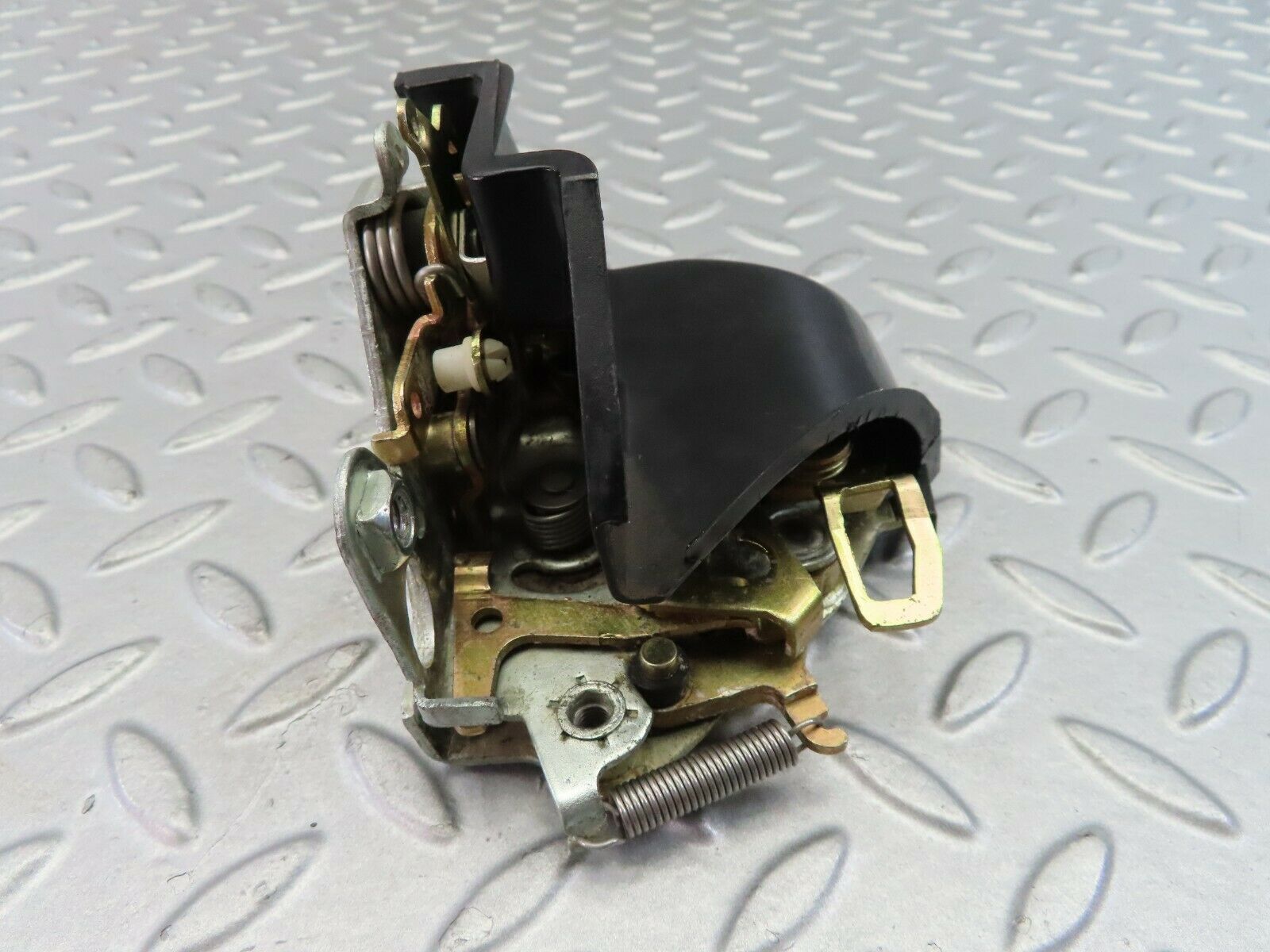 7702 Mercedes-Benz S123 230TE Wagon Rear Left Door Lock Mechanism 1237330108