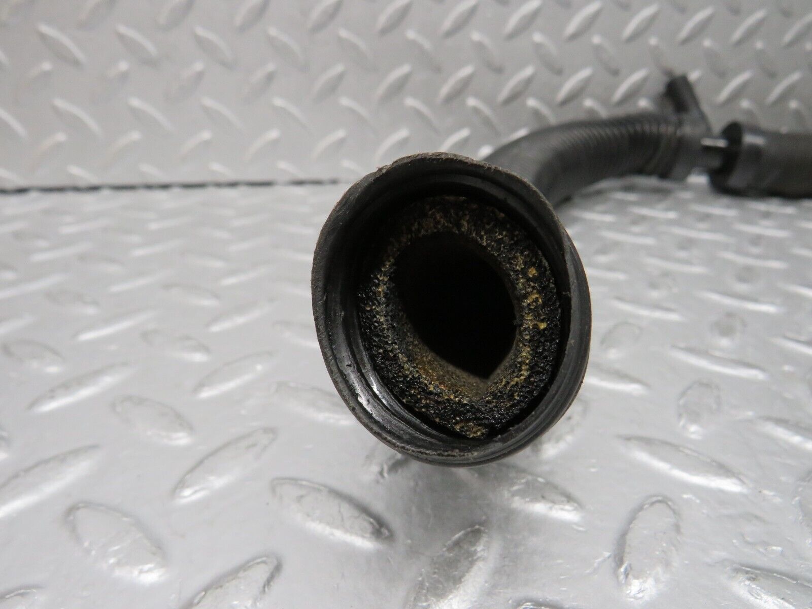 37577 Mercedes-Benz W109 300SEL Trunk Water Drain Hose Pipe