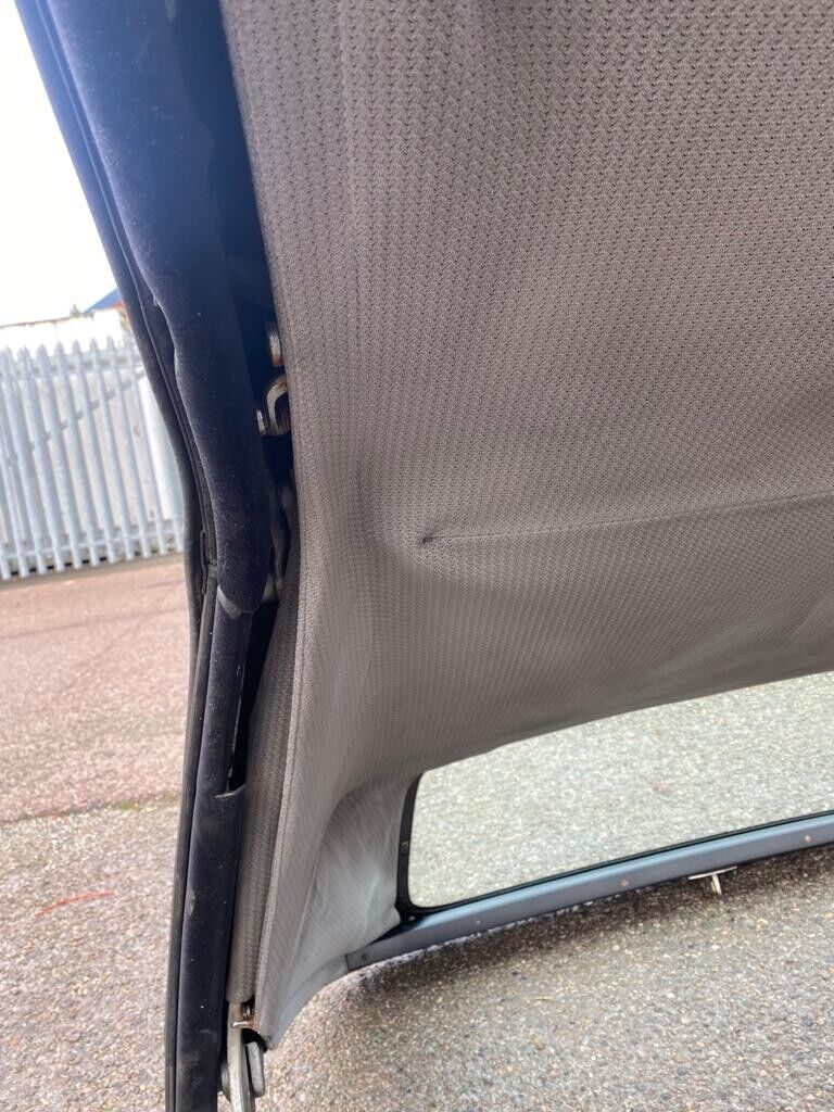 38226 Mercedes-Benz A124 320E Cabriolet Soft Top