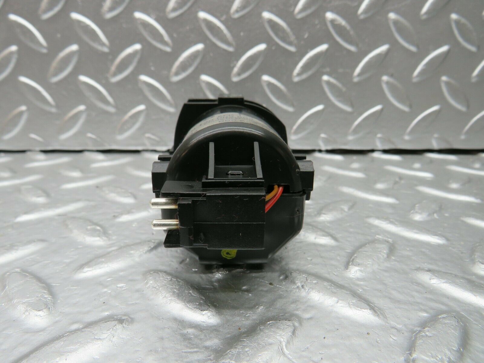 22404 Mercedes-Benz C124 E220 Coupe Temperature Sensor 0008301908 0130002802