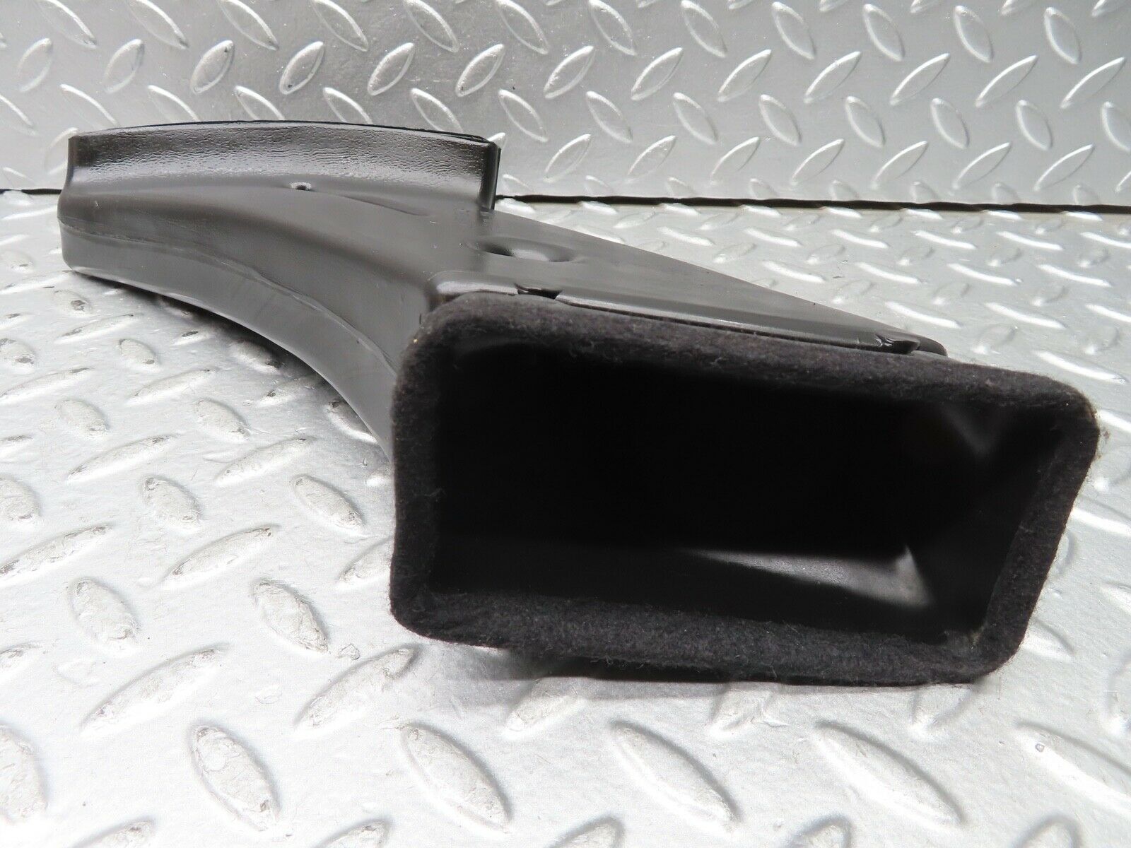 21507 Mercedes-Benz W126 300SE Air Duct Heater Ventilation Left 1268310346