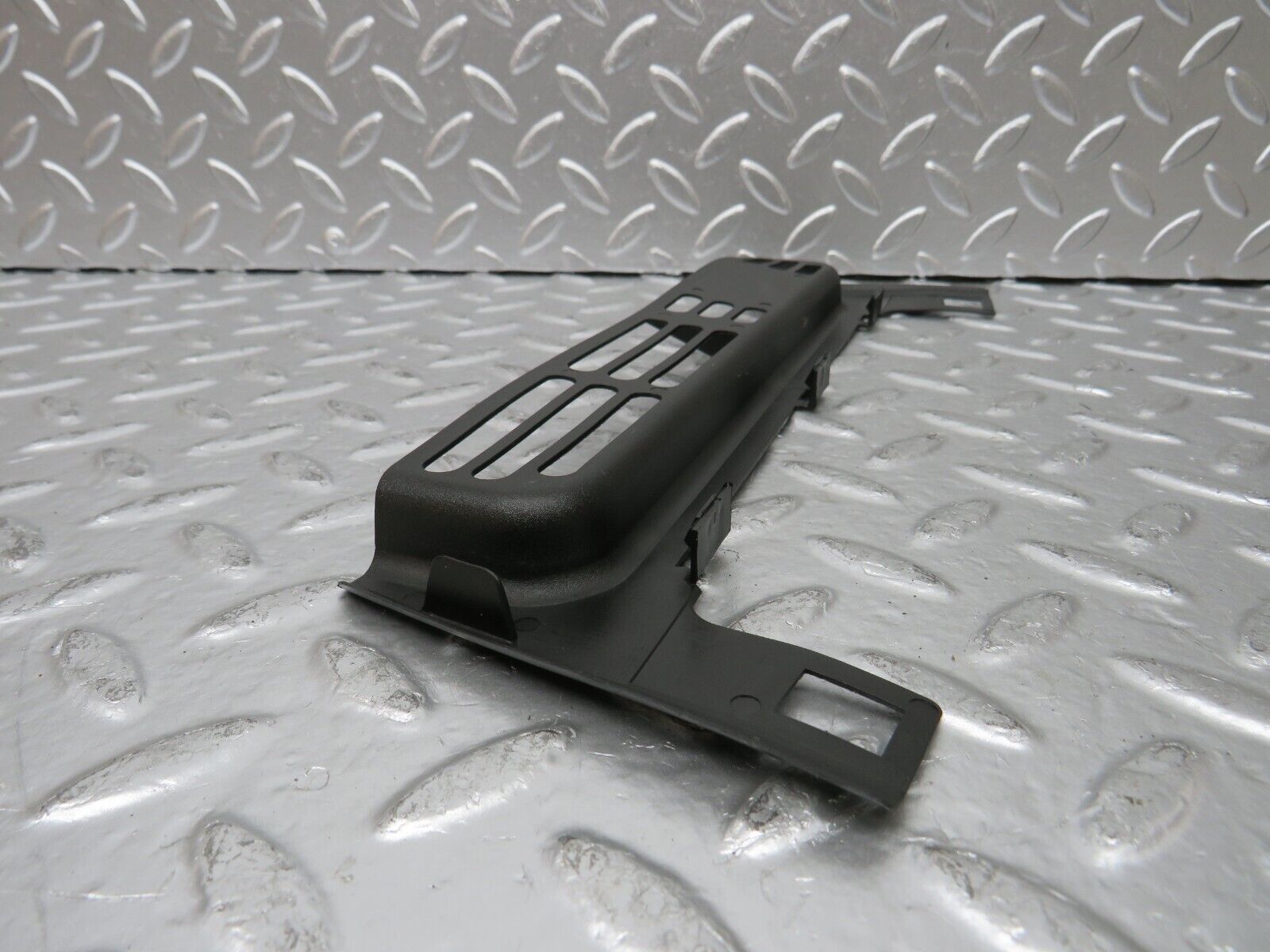 25172 Mercedes-Benz W201 190D Centre Console Trim 2016831236