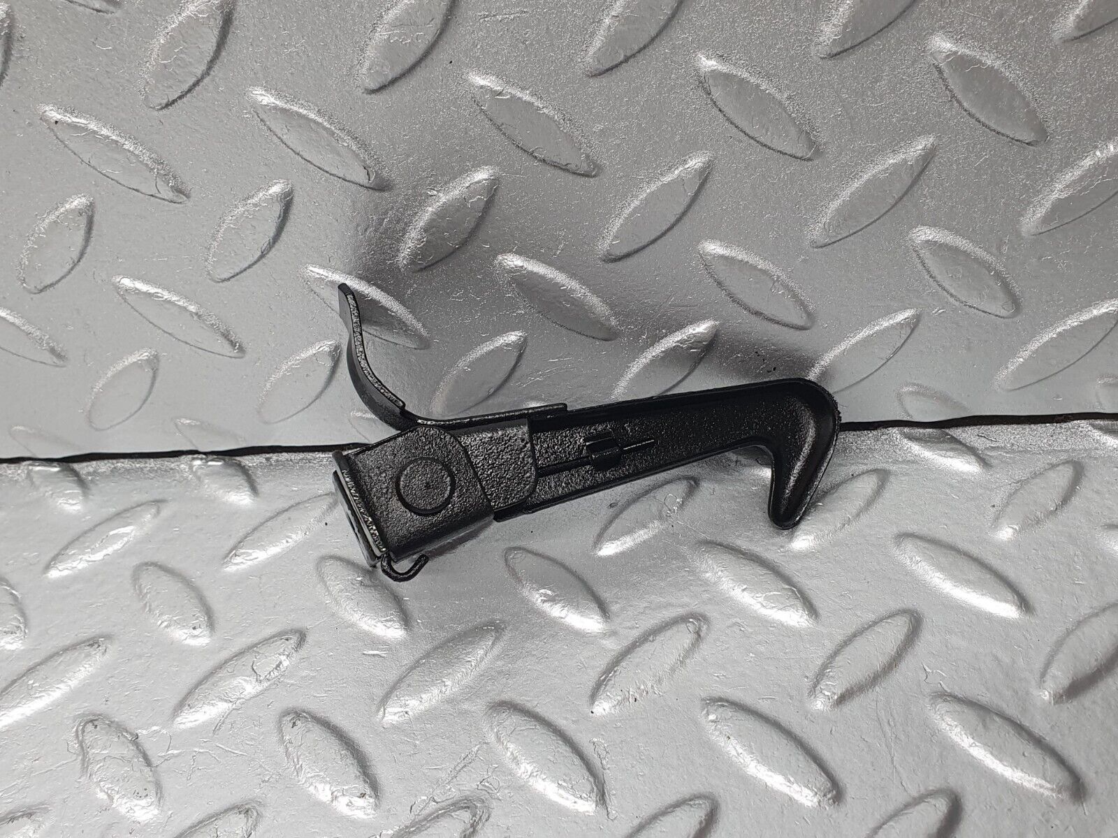 40775 Mercedes-Benz W111 220S Bonnet Safety Latch