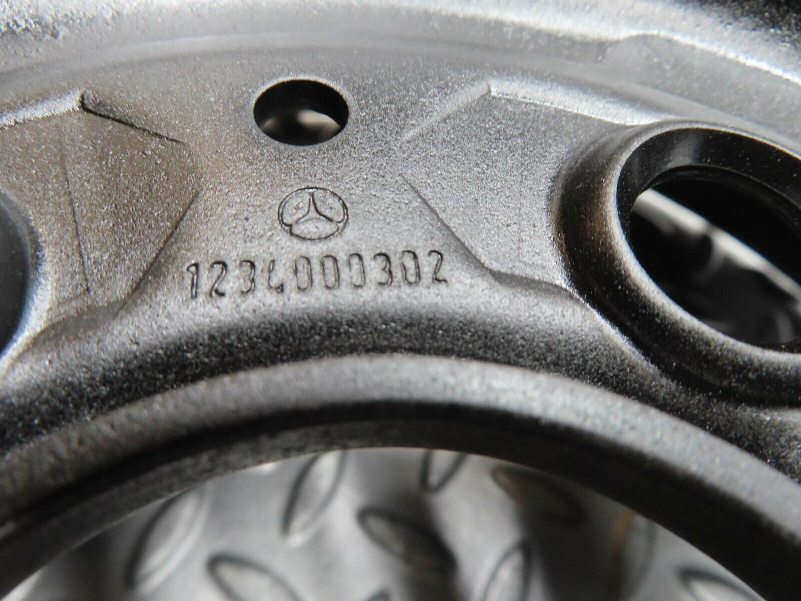 13762 Mercedes-Benz Steel Wheel 5.5Jx14H2 ET30 5x112 1234000302