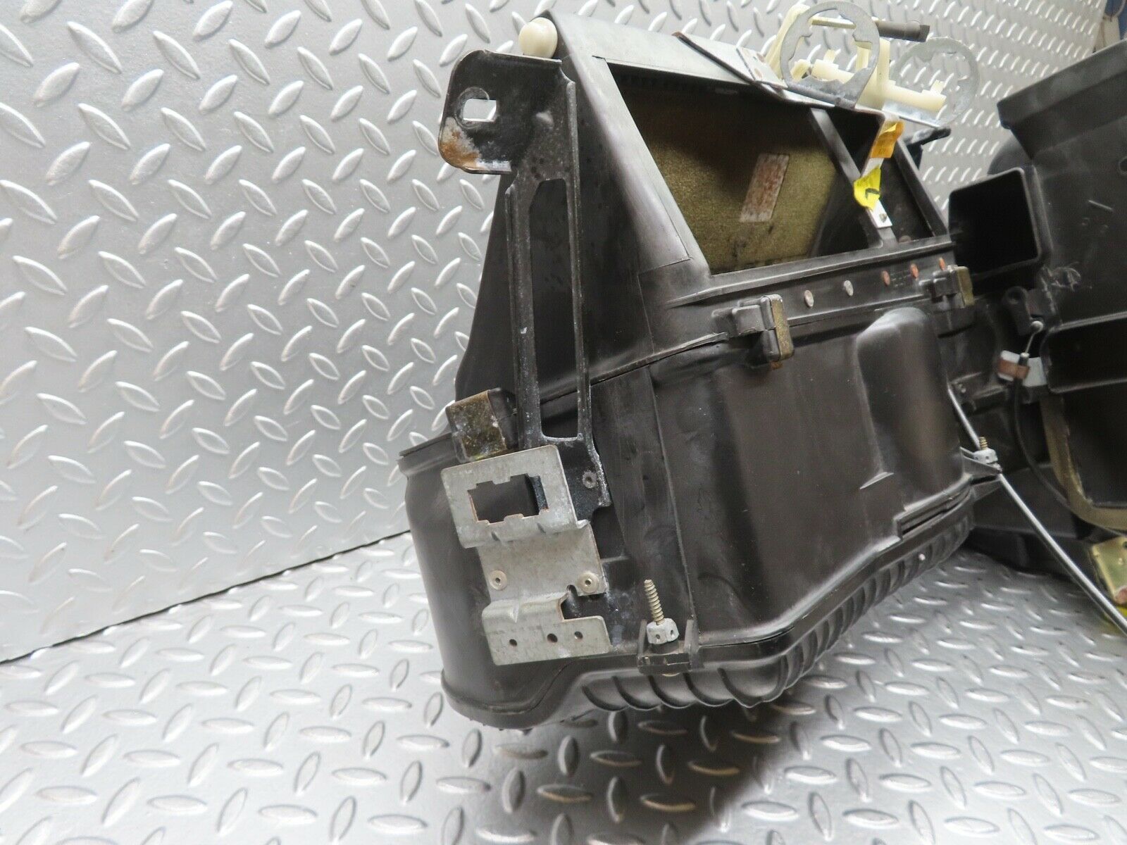 21702 Mercedes-Benz W126 300SE Heater Box Blower Housing