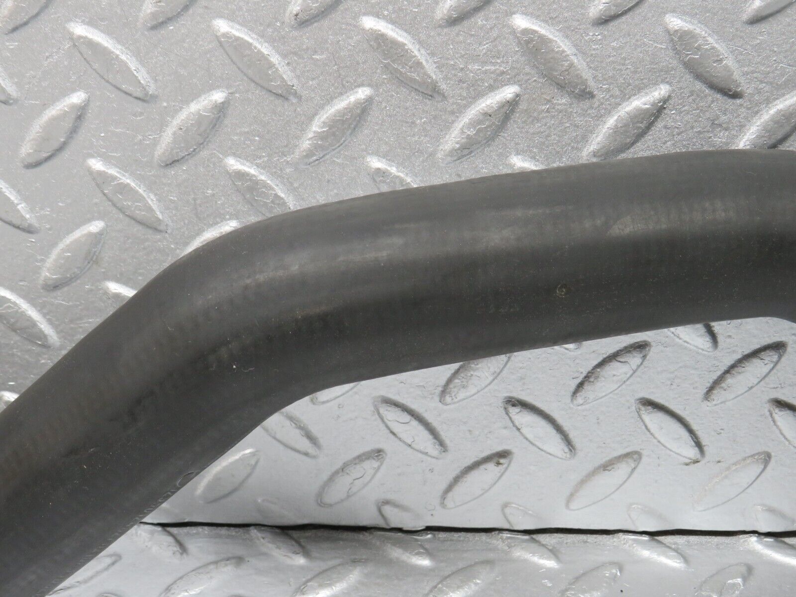 39588 Mercedes-Benz R129 320SL Coupe Radiator Lower Hose Pipe 1295012482