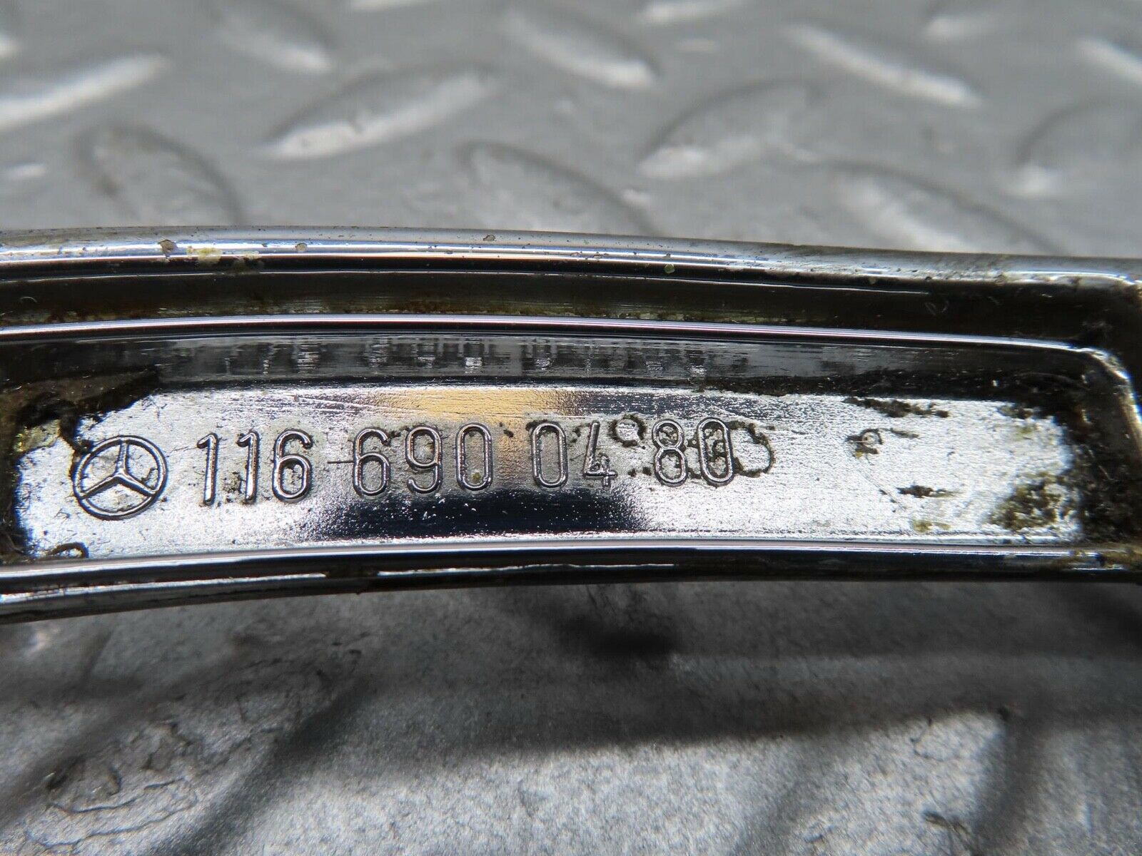 14331 Mercedes-Benz W116 350SE Trunk Chrome Moulding Trim Pair 1166900380