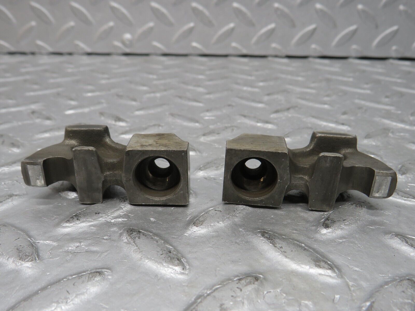 37617 Mercedes-Benz W109 300SEL Valve Rocker Arm With Spring & Tappet