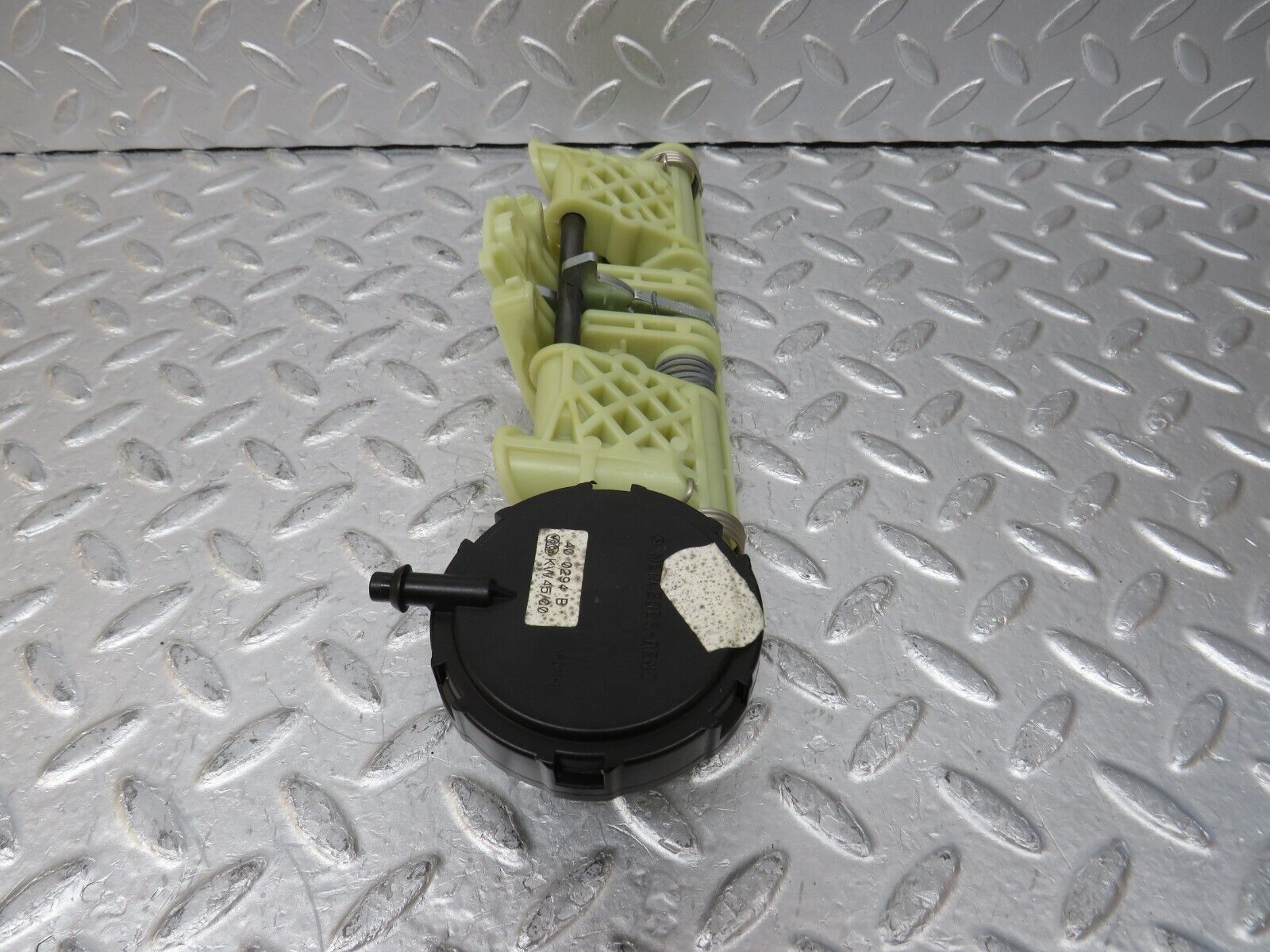 34909 Mercedes-Benz W210 320E Rear Headrest Folding Mechanism 400294B