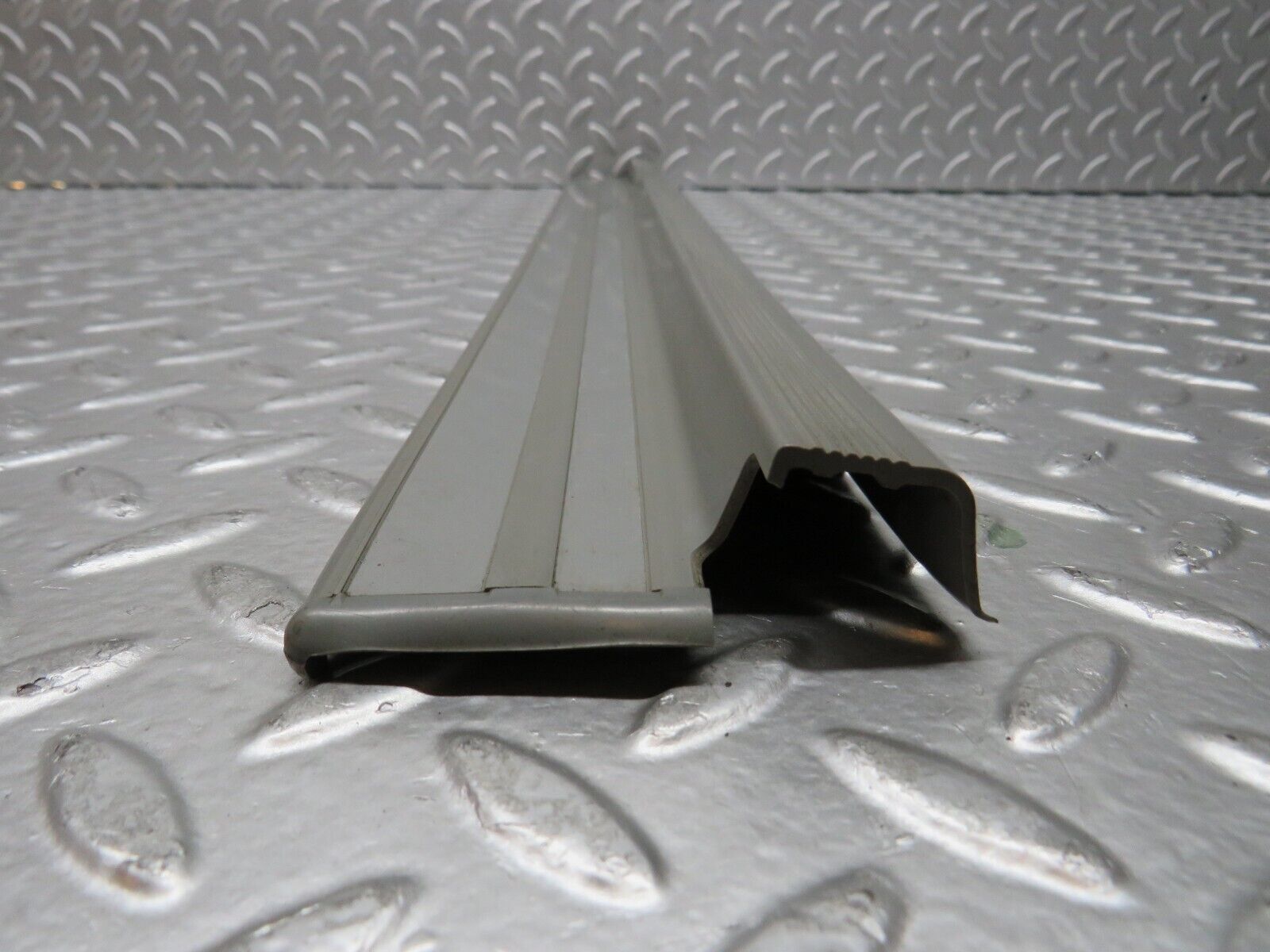 31206 Mercedes-Benz S124 220TE Wagon Front Right Door Sill Trim