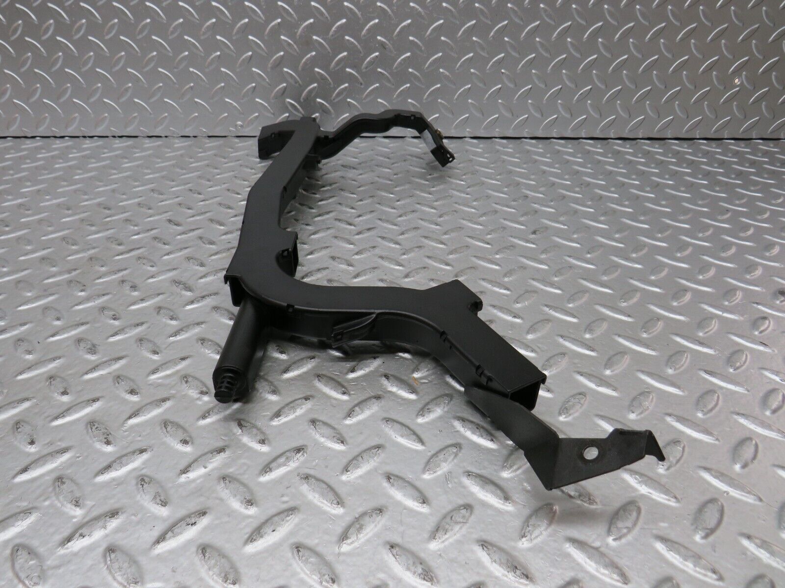 27838 Mercedes-Benz S124 300TE Engine Cable Channel