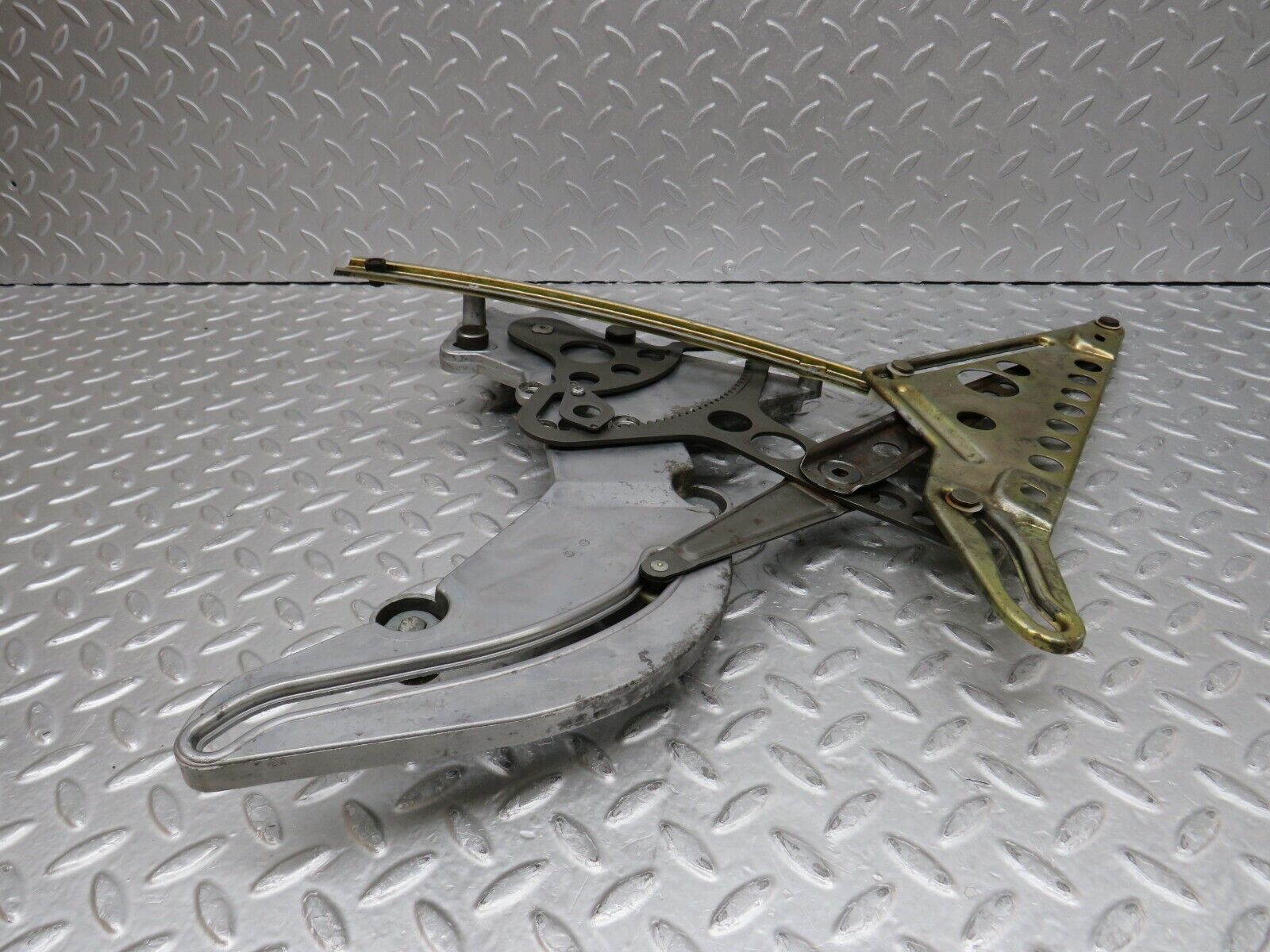 37123 Mercedes-Benz C126 420SEC Coupe Rear Left Window Regulator Mechanism