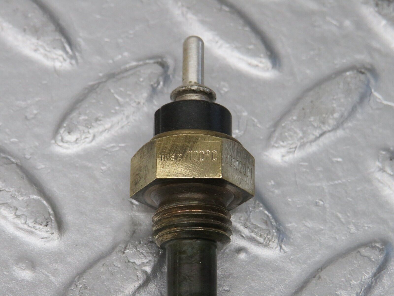 38129 Mercedes-Benz A124 320E Cabriolet Coolant Temperature Sensor VDO 0055421017