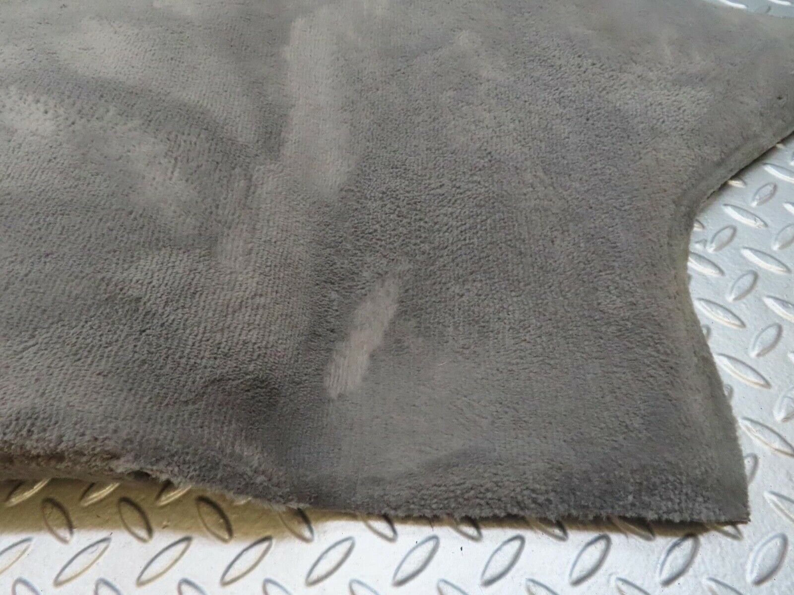 15132 Mercedes-Benz W140 S320 Front Left Foot Well Carpet 1406800340