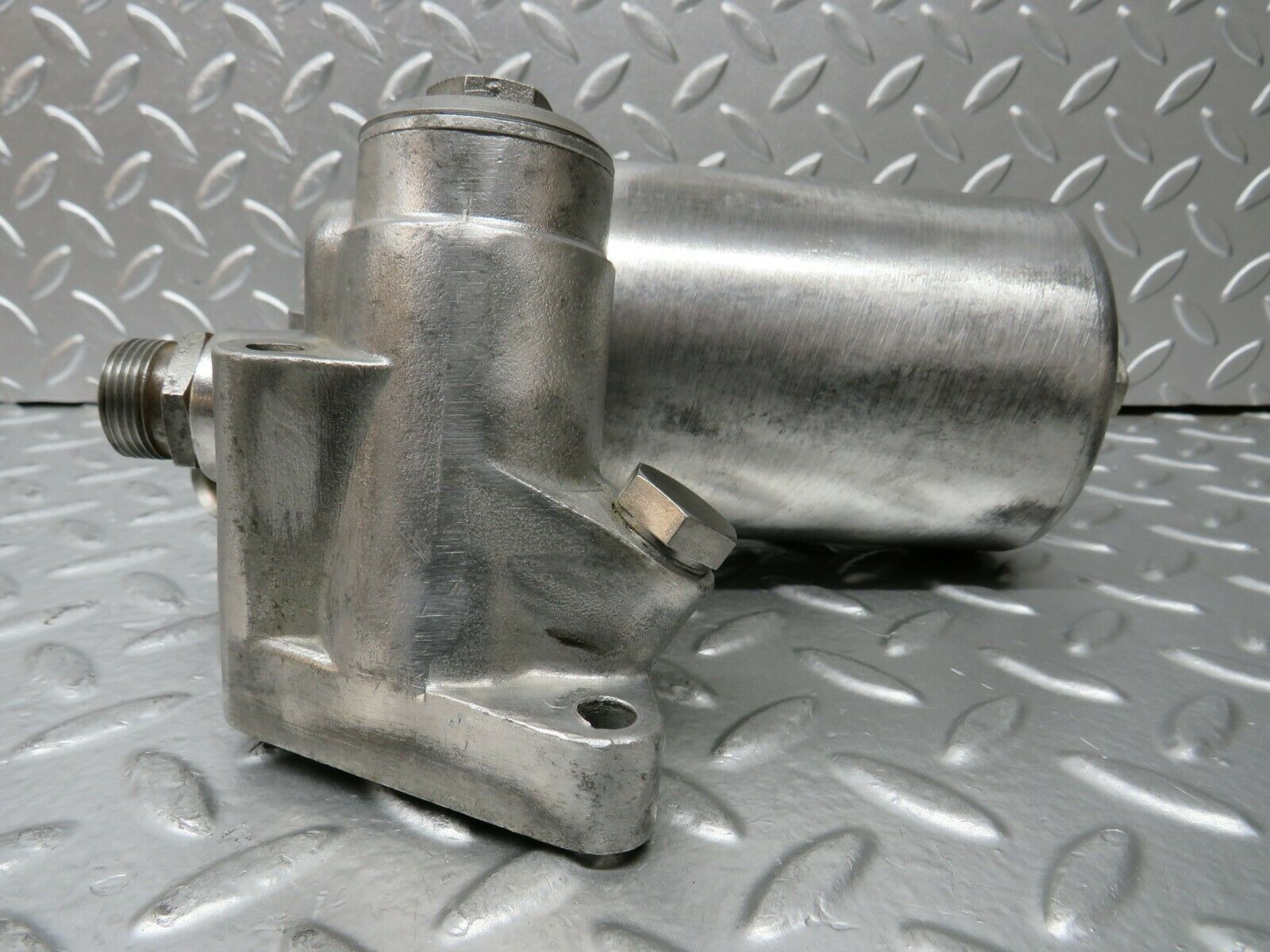 23533 Mercedes-Benz W114 280E Oil Filter Housing 0021846601