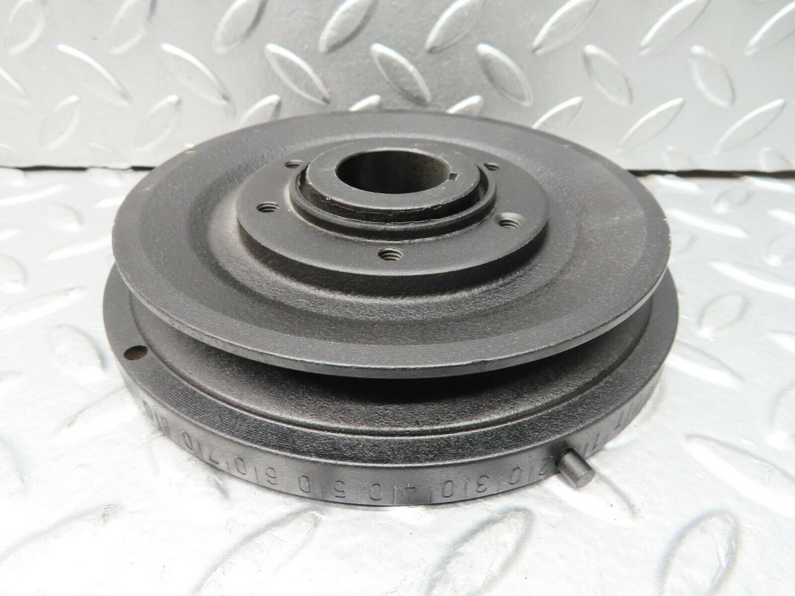 15267 Mercedes-Benz W123 230E Crankshaft Vibration Damper Pulley 1020300503