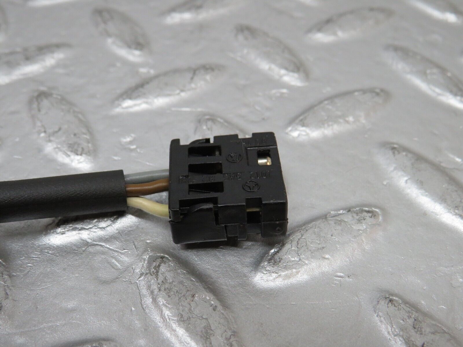 37978 Mercedes-Benz A124 320E Cabriolet Steering Column Adjustment Switch 0025458007