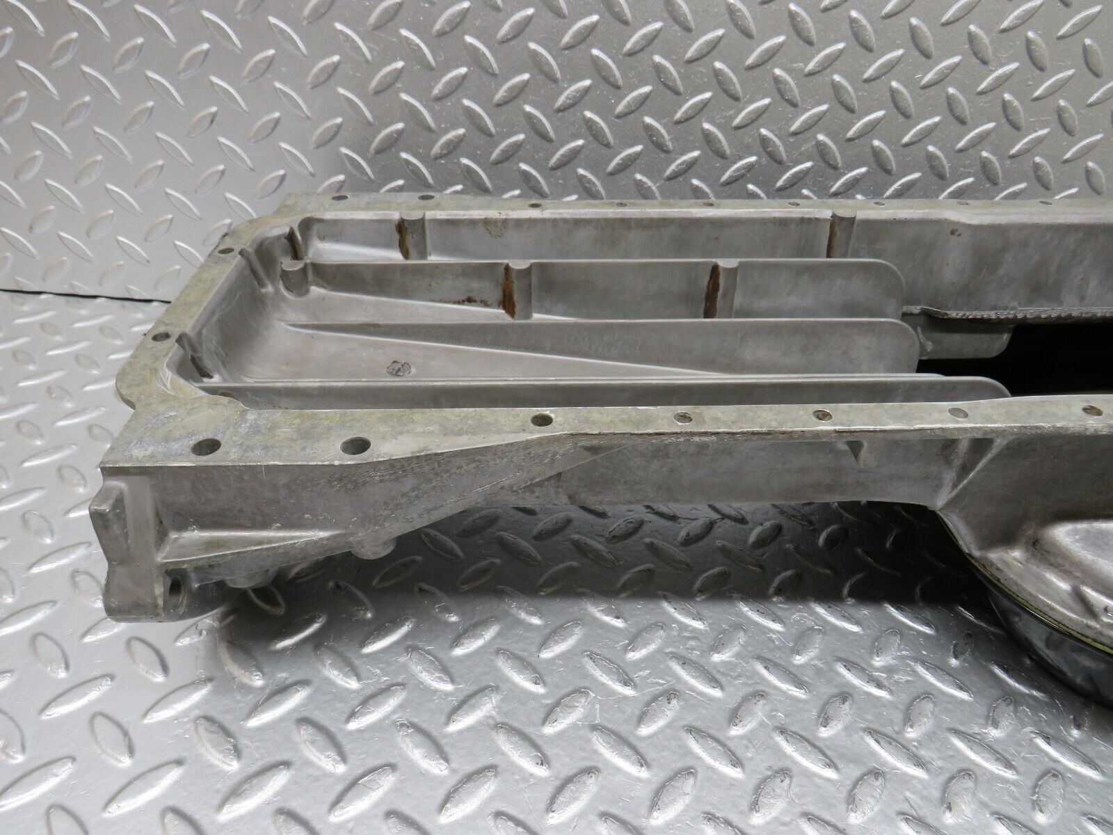 34530 Mercedes-Benz C126 380SEC Coupe Oil Pan Oil Sump 1170140002