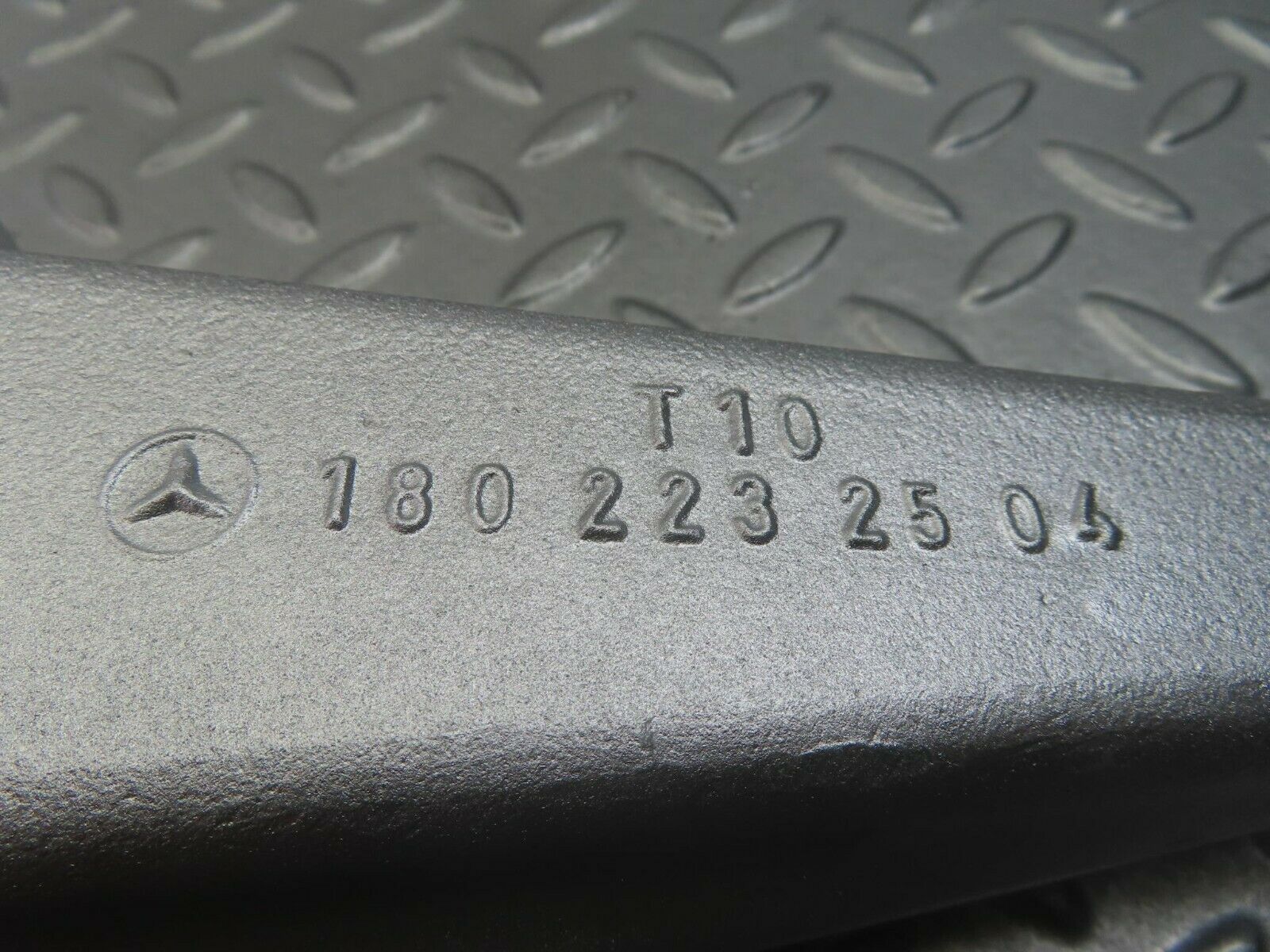 8329 Mercedes-Benz W108 Engine Mount Bracket Right Side 1802232504