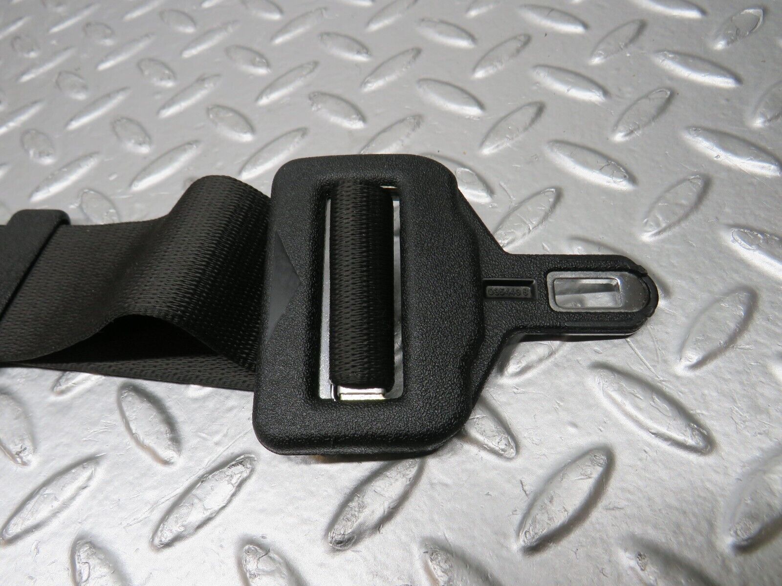 31585 Mercedes-Benz W201 190LE 1.8L Rear Seat Belt Set With Buckles 2018604285