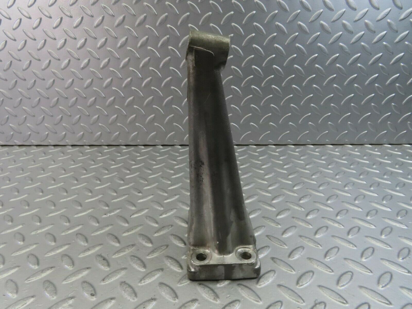 10168 Mercedes-Benz W111 280SE Engine Mount Bracket Right Side 1802232504