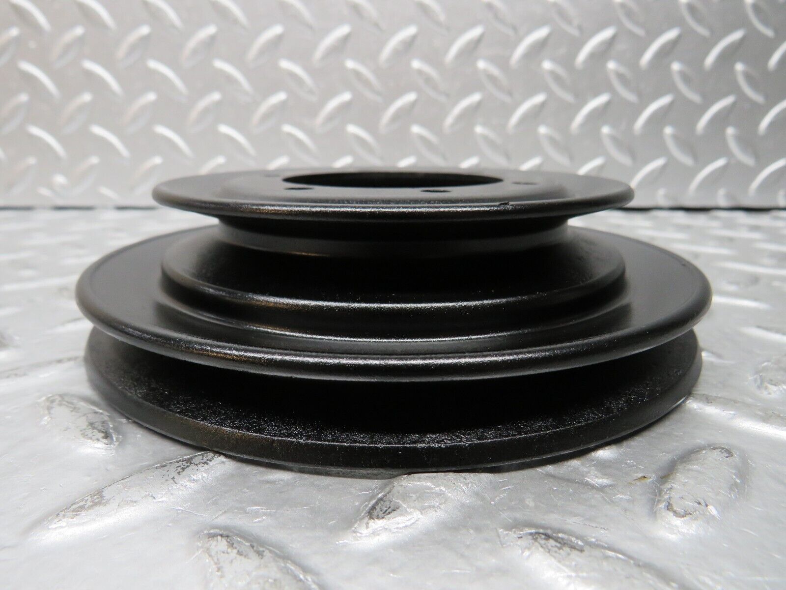 29880 Mercedes-Benz W123 230E Crankshaft Pulley 1020320404