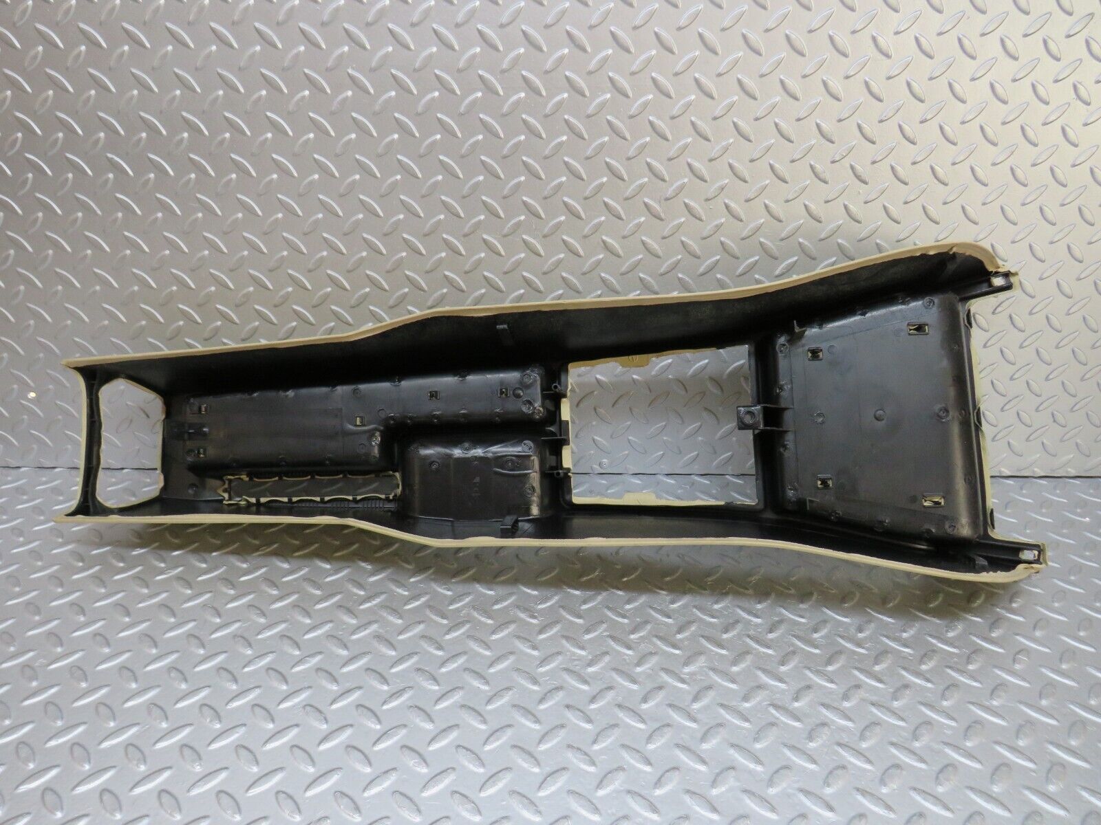 36560 Mercedes-Benz W201 190E 2.0L Centre Console Beige 2016831325 2016831236