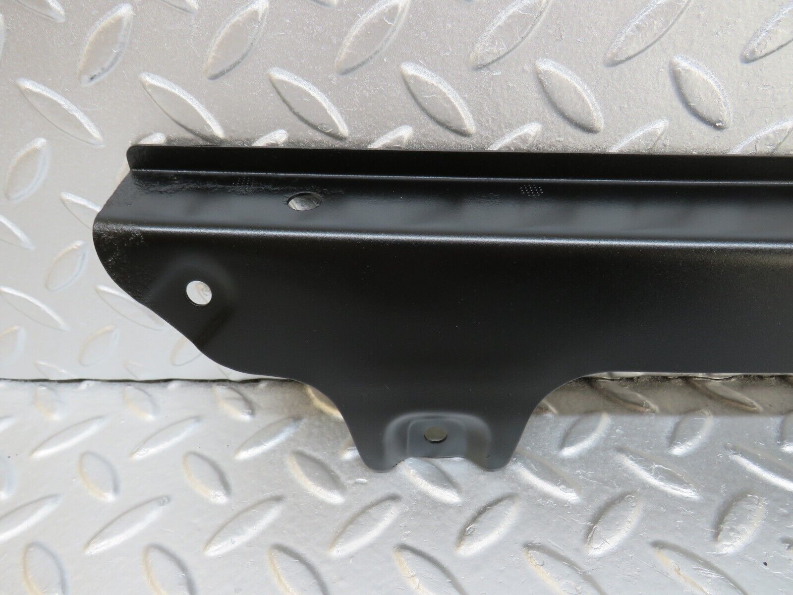 34610 Mercedes-Benz C126 380SEC Coupe Rear WIndow Channel Support Left Side