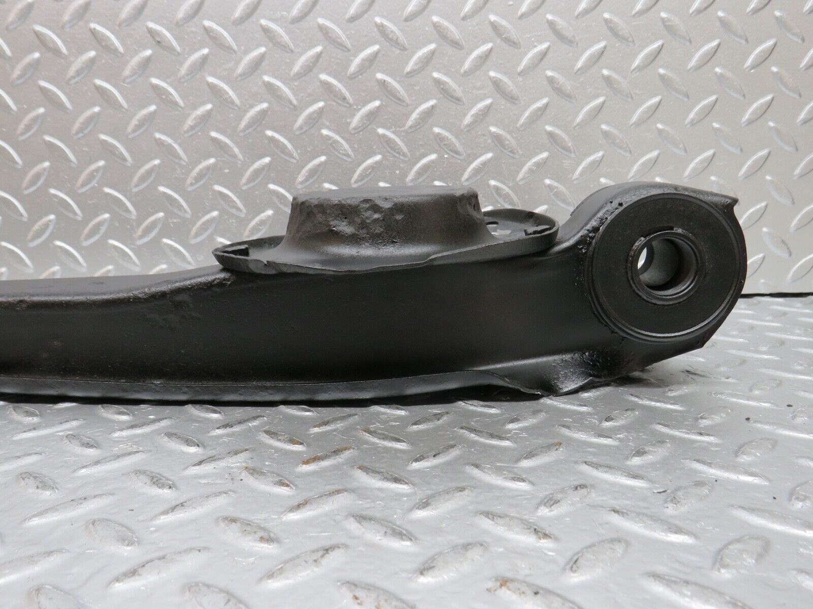 0367 Mercedes-Benz W108 280SE Rear Axle Spring Coil Mount